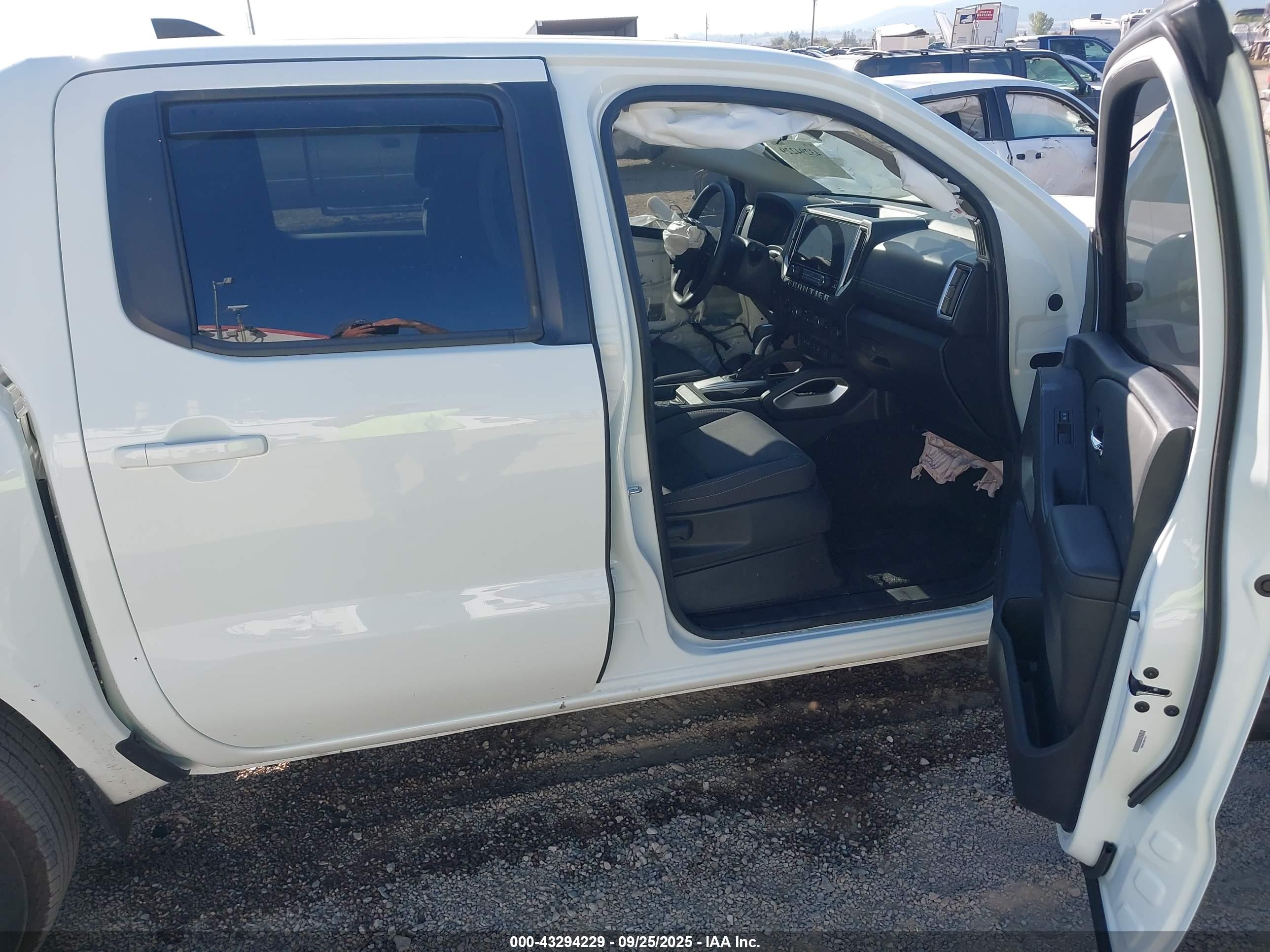 NISSAN FRONTIER image 5