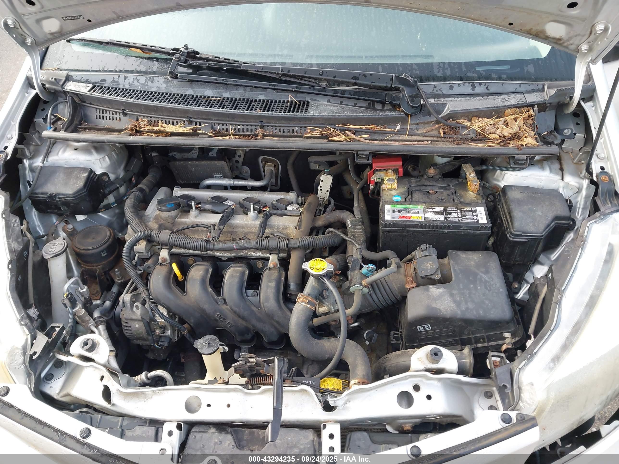 TOYOTA YARIS image 10