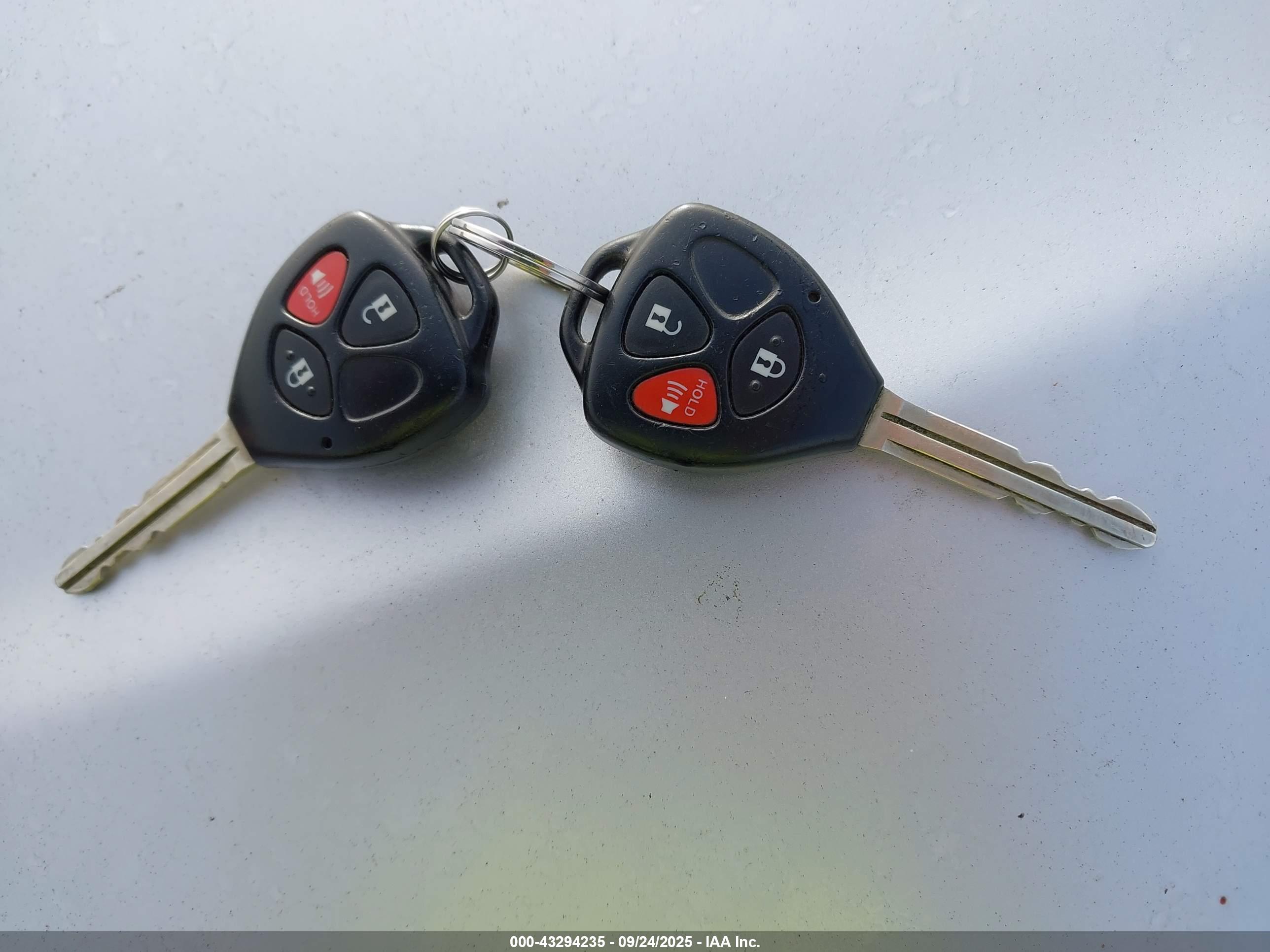 TOYOTA YARIS image 11