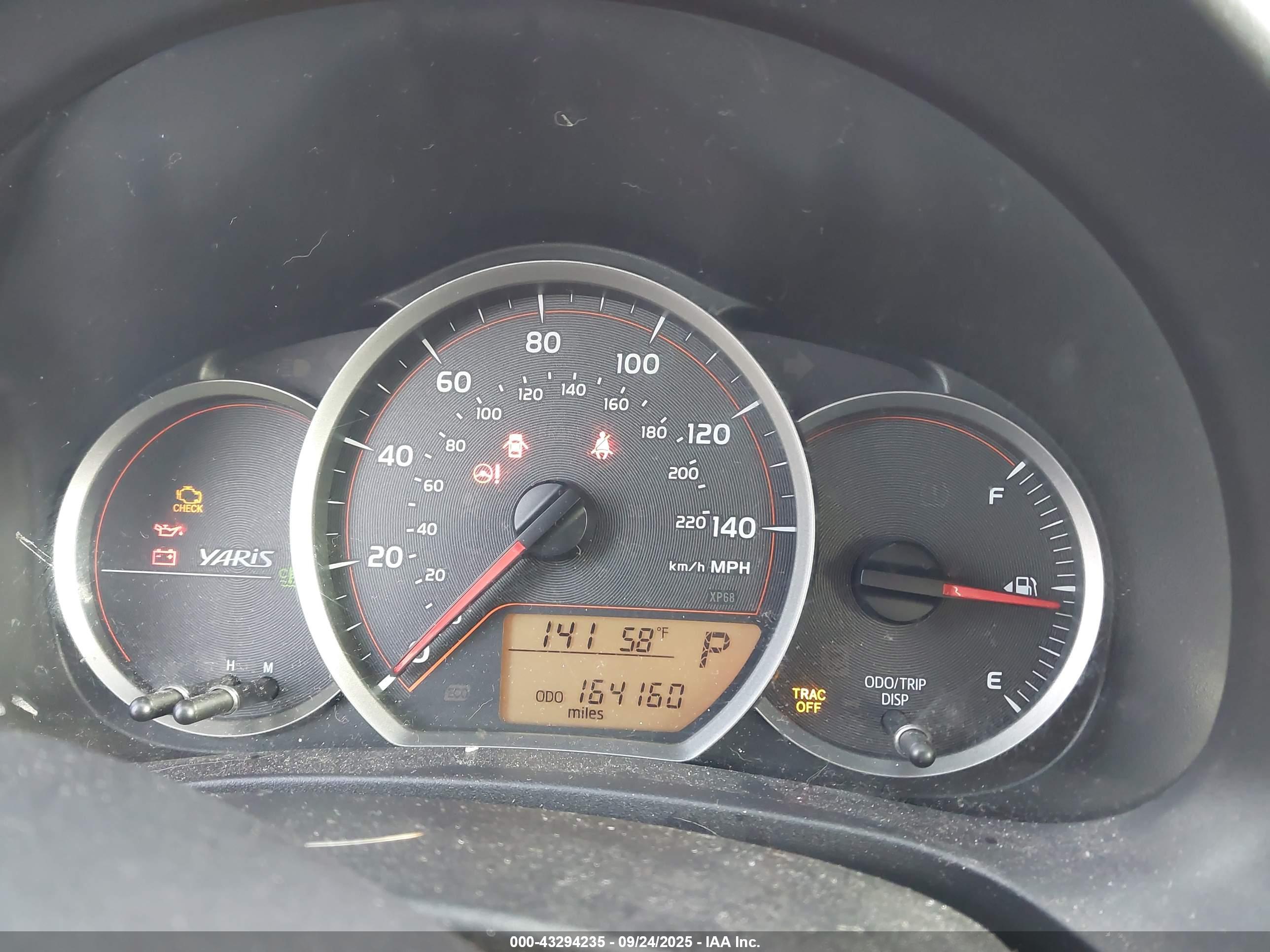 TOYOTA YARIS image 7