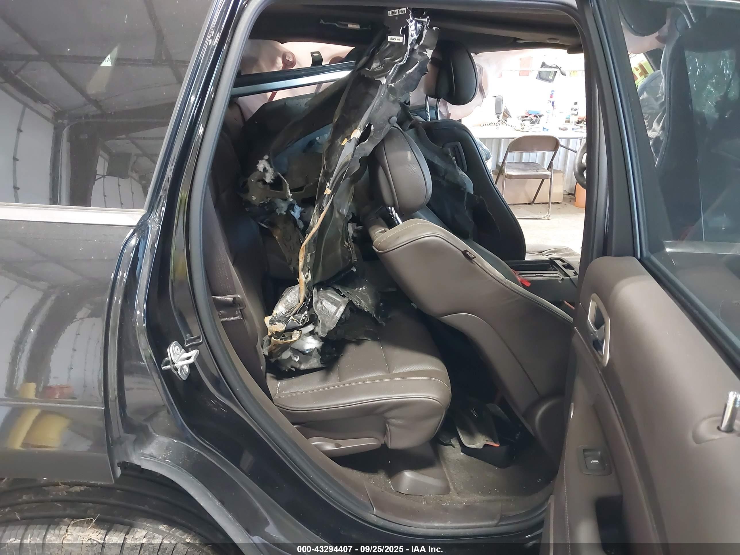 JEEP GRAND image 8