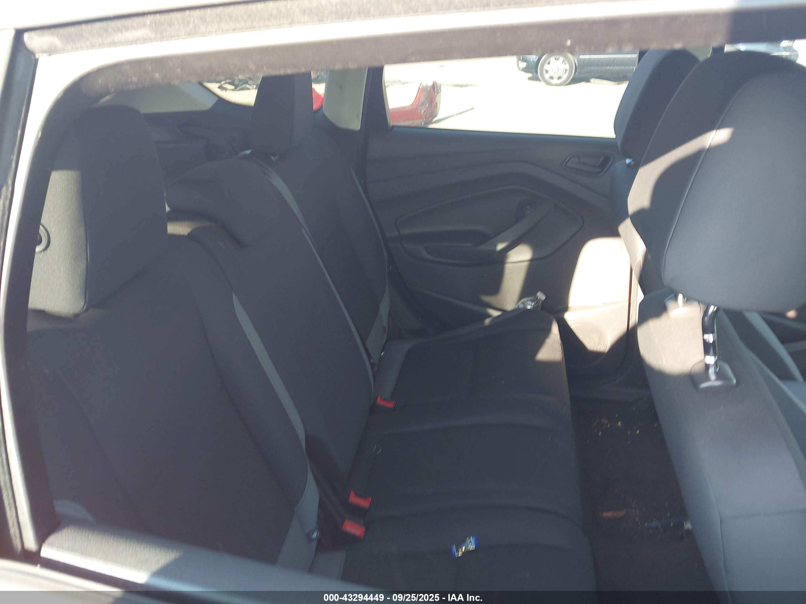 FORD ESCAPE image 8