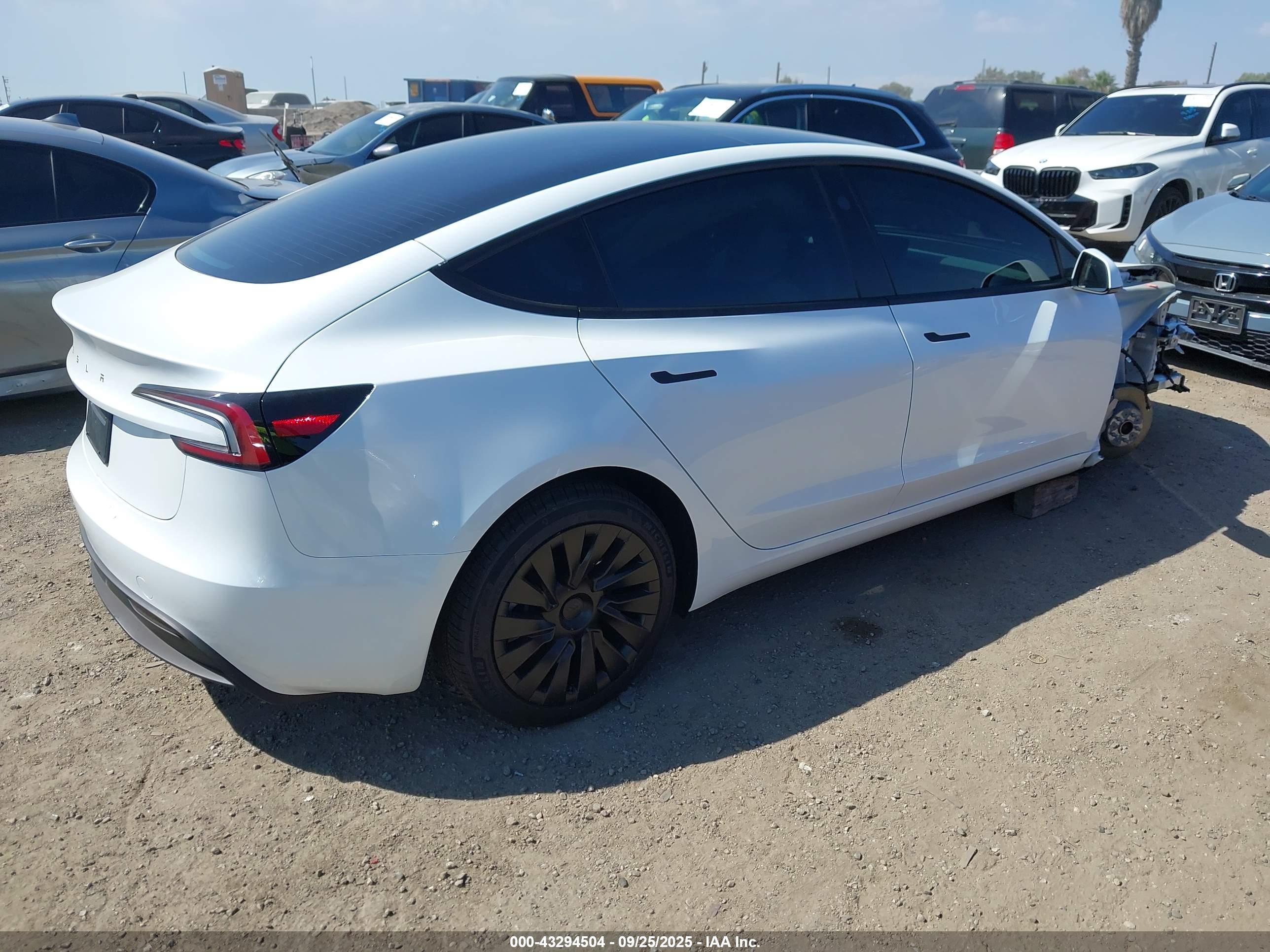 TESLA MODEL image 4