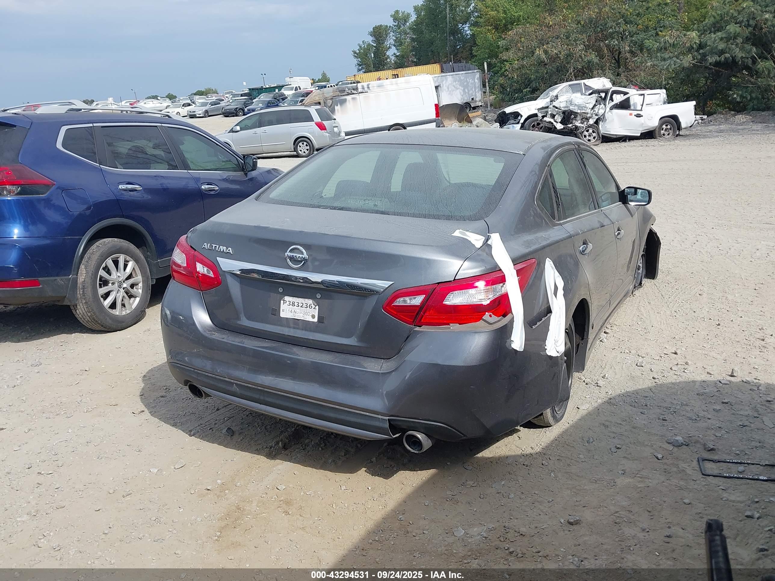 NISSAN ALTIMA image 4