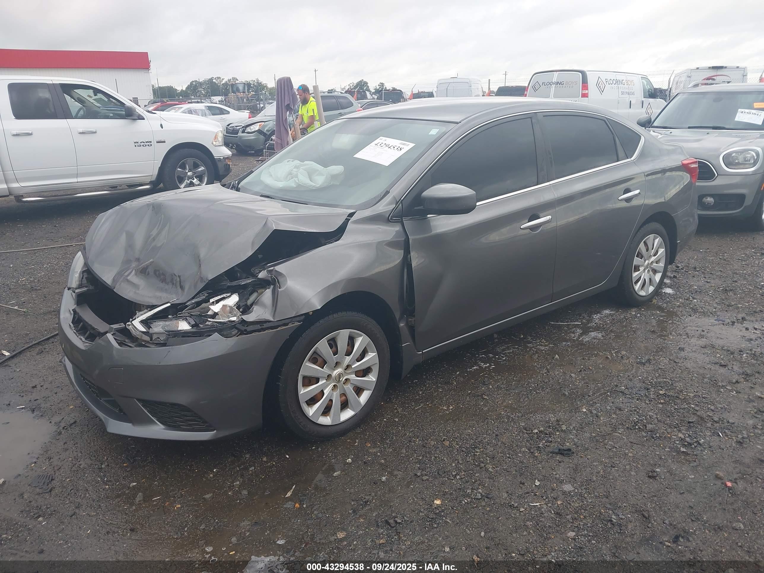 NISSAN SENTRA image 2