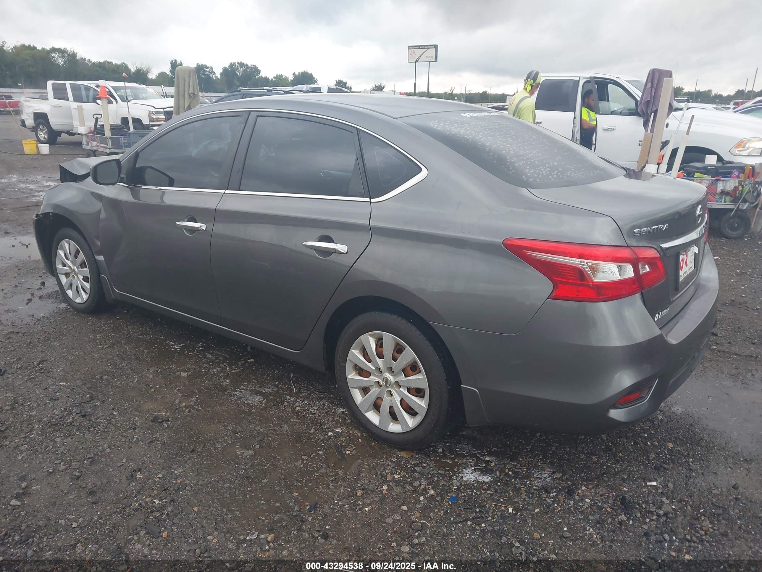 NISSAN SENTRA image 3