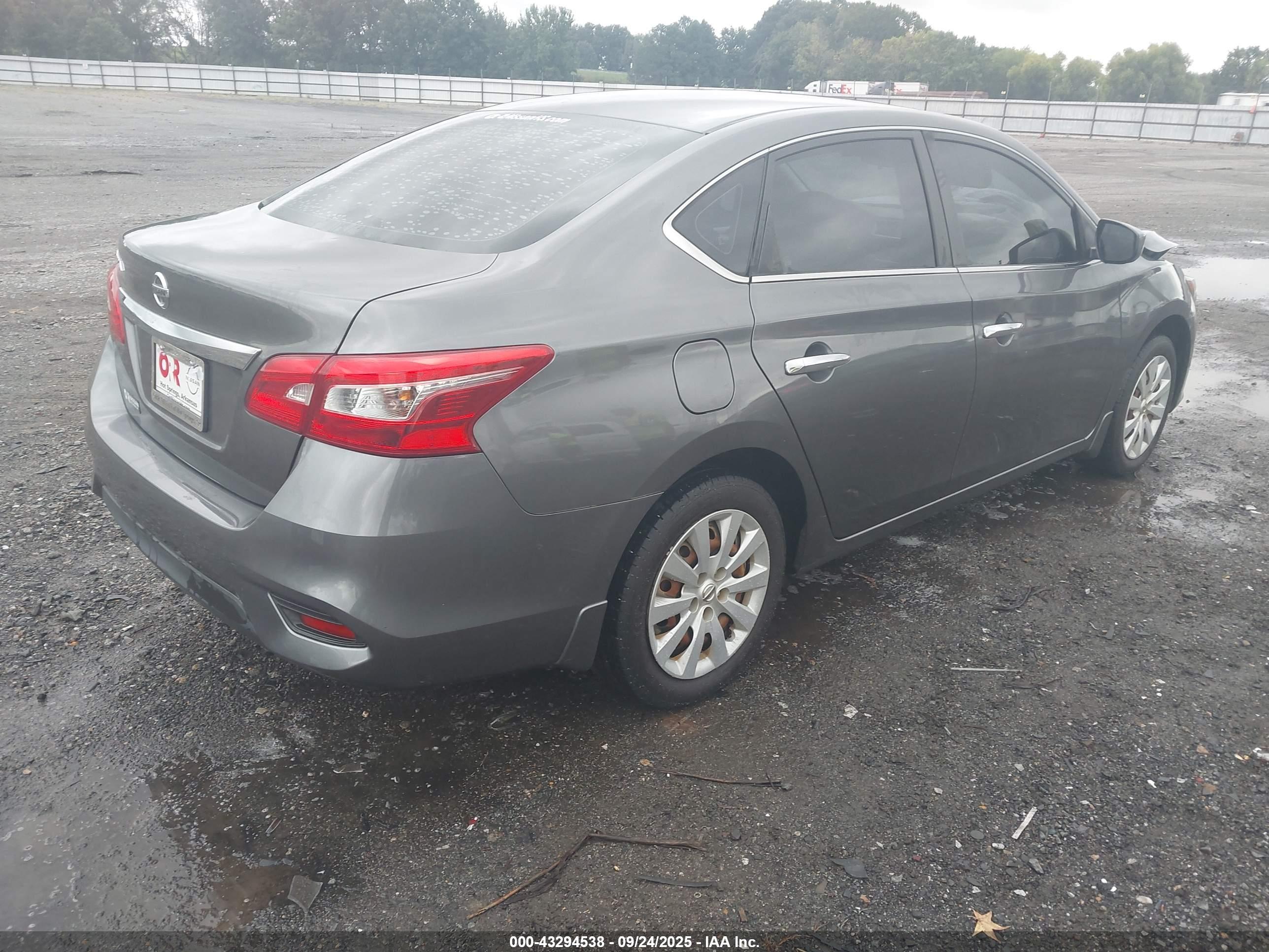 NISSAN SENTRA image 4