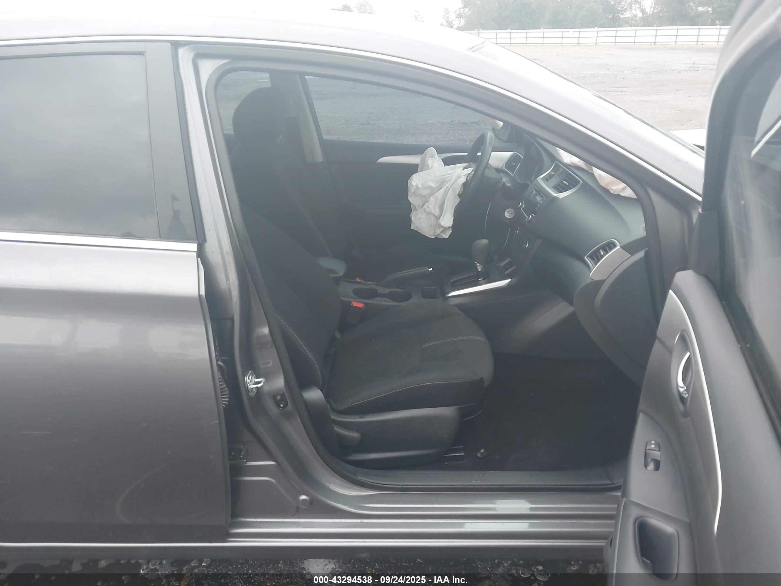 NISSAN SENTRA image 5