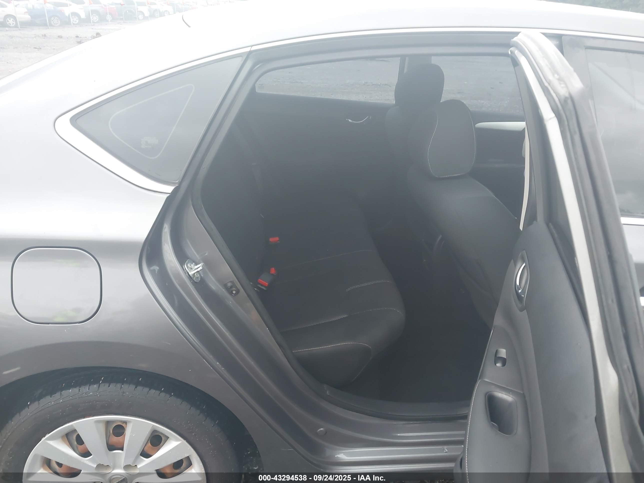 NISSAN SENTRA image 8