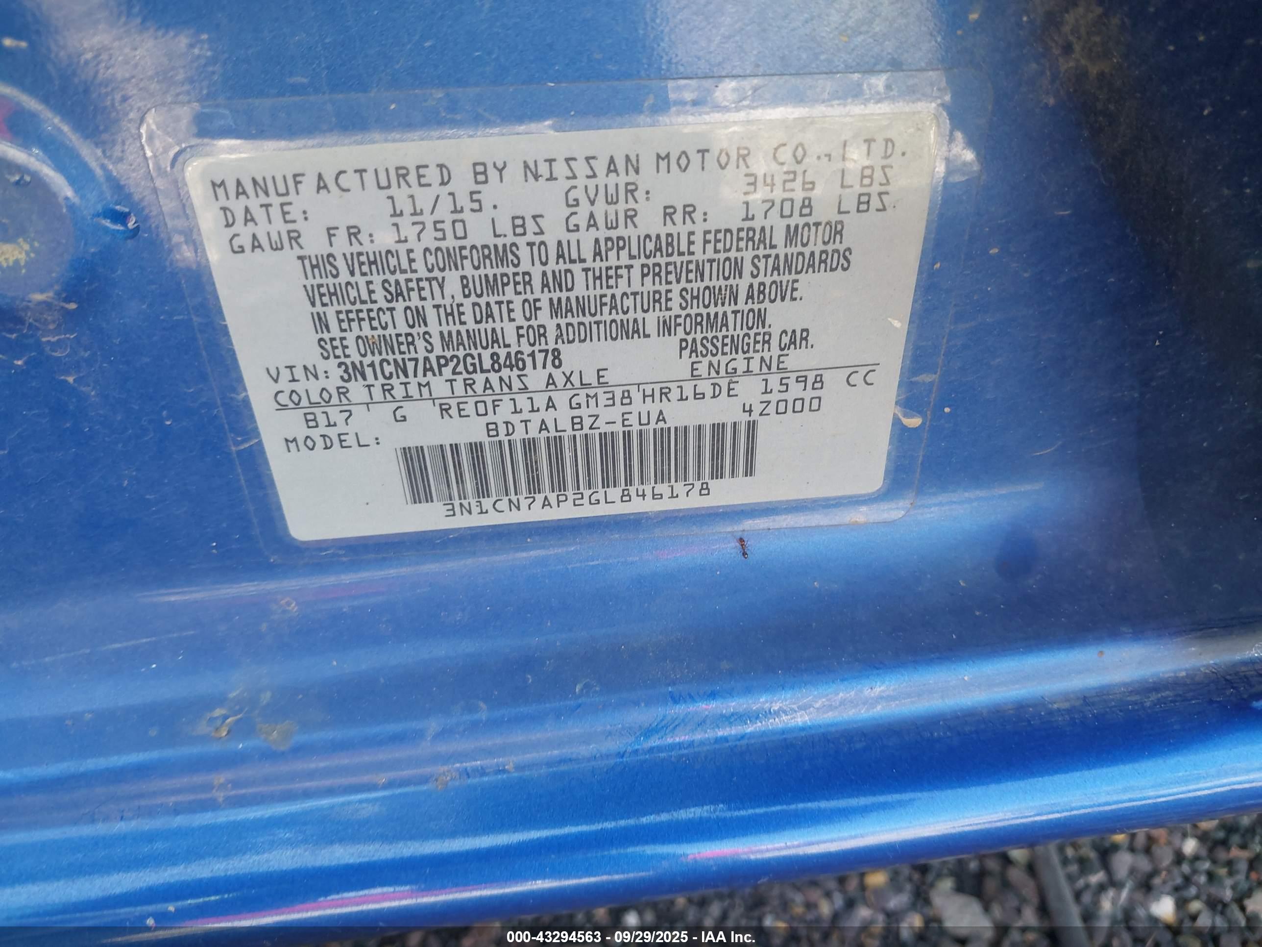NISSAN VERSA image 9