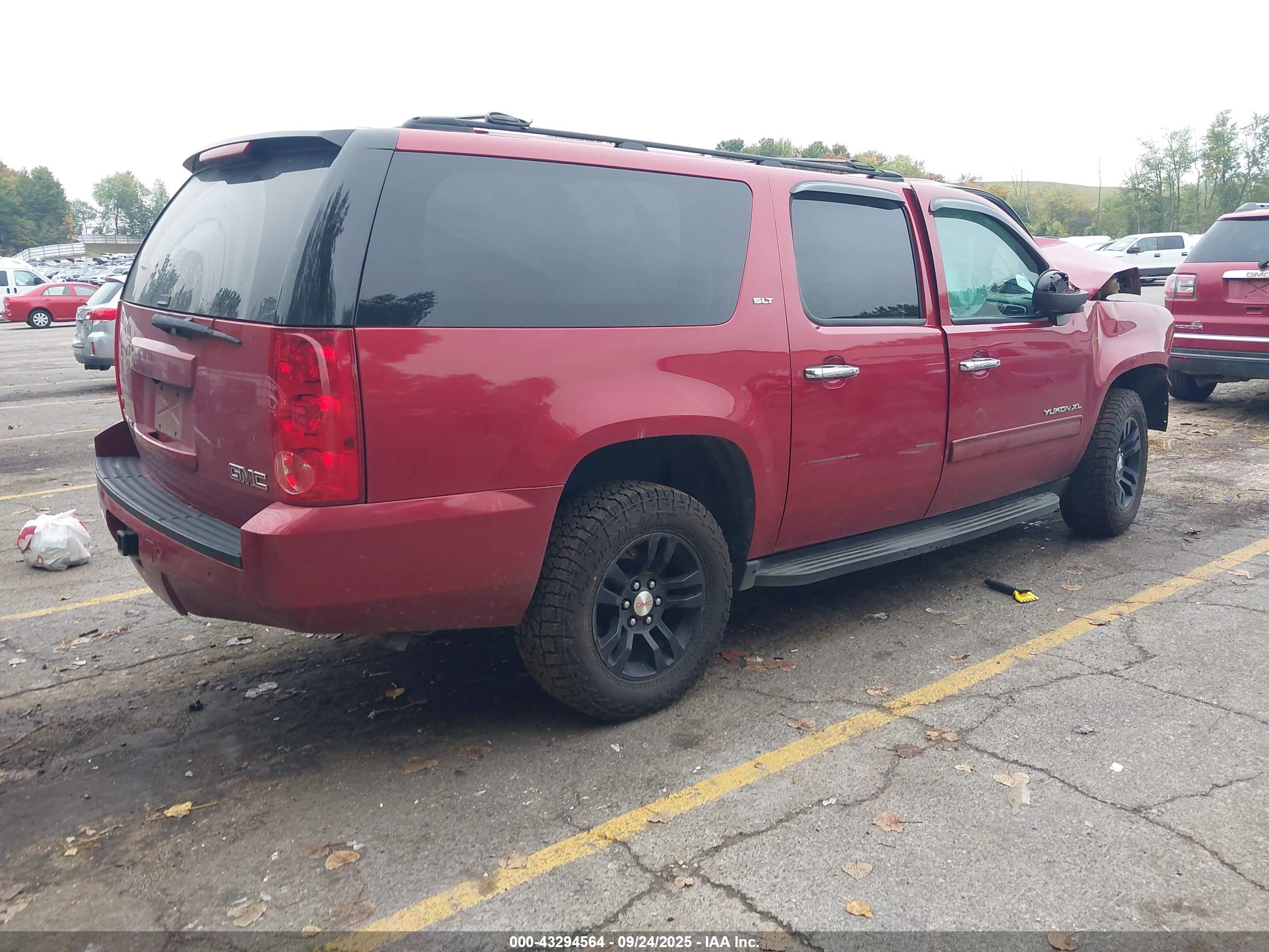 GMC YUKON image 4