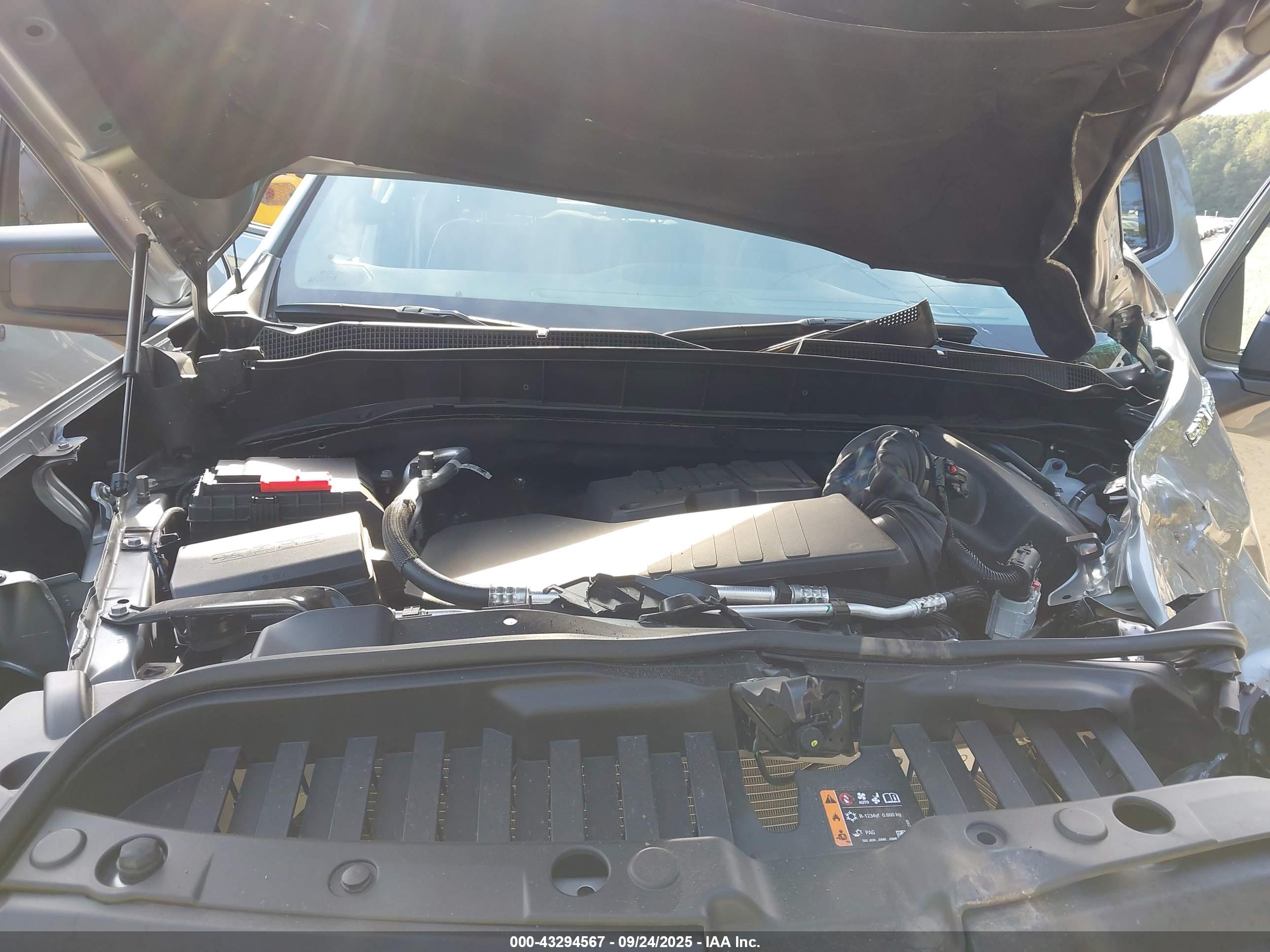 CHEVROLET SILVERADO image 10
