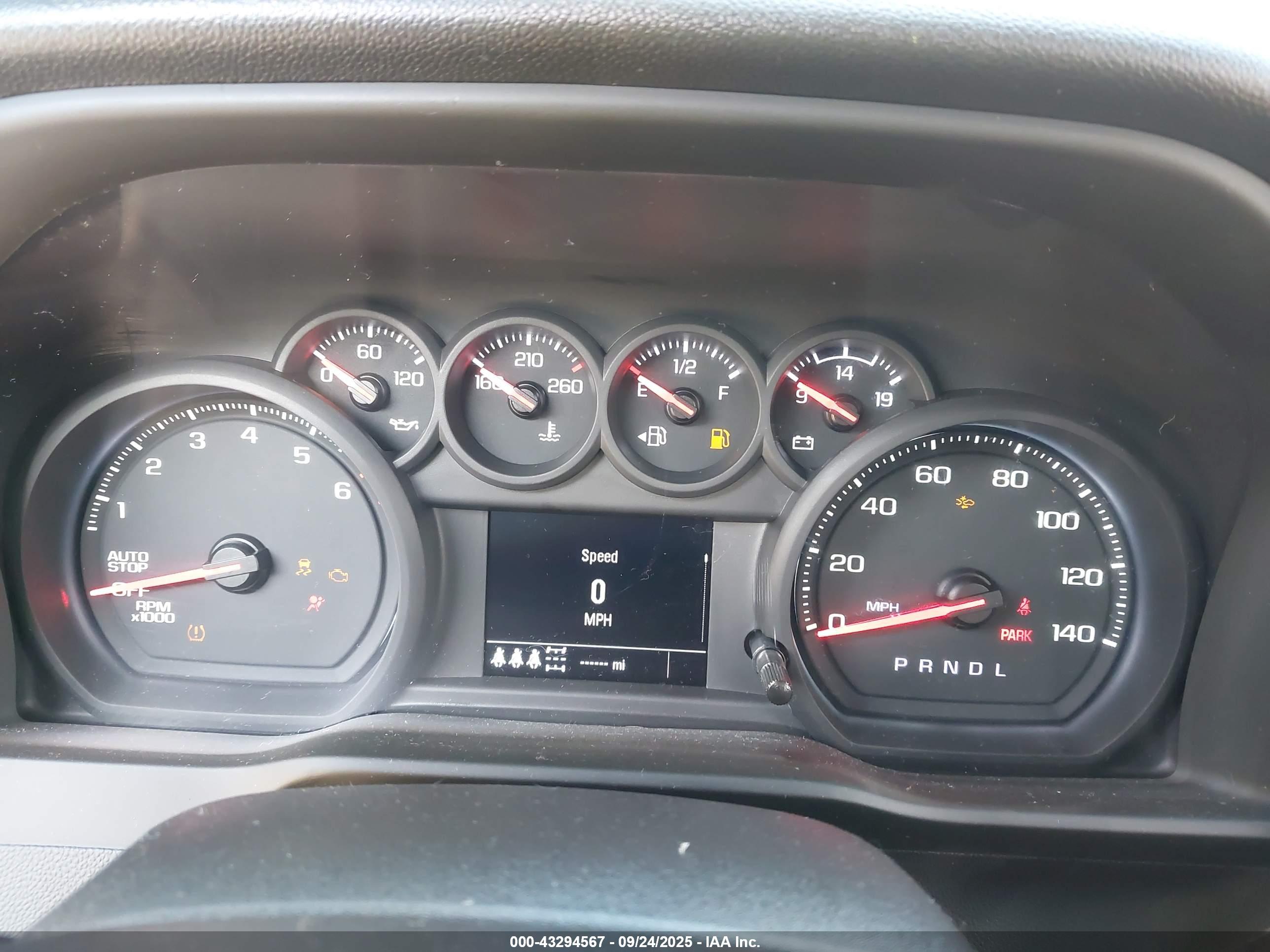 CHEVROLET SILVERADO image 7