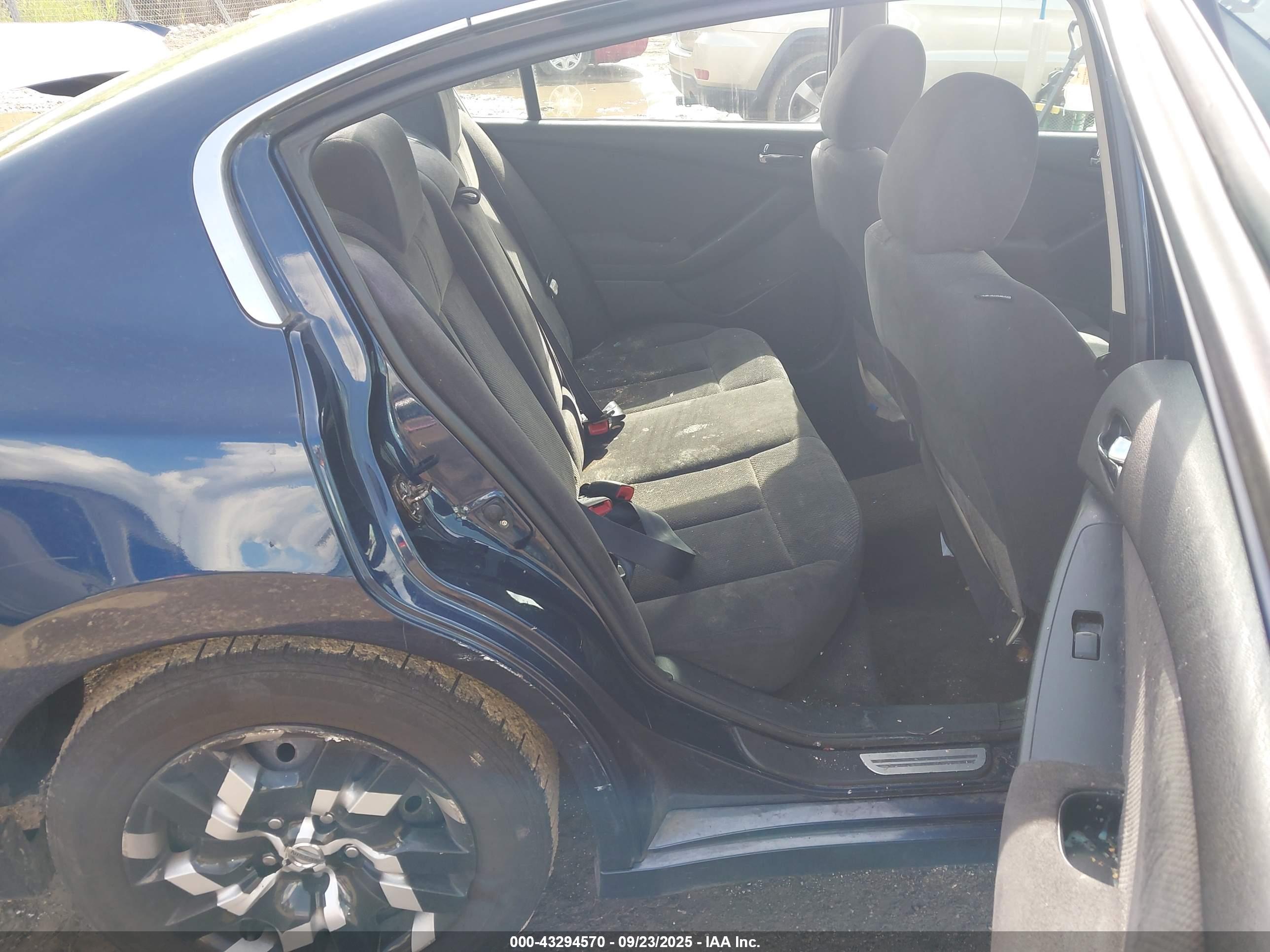 NISSAN ALTIMA image 8