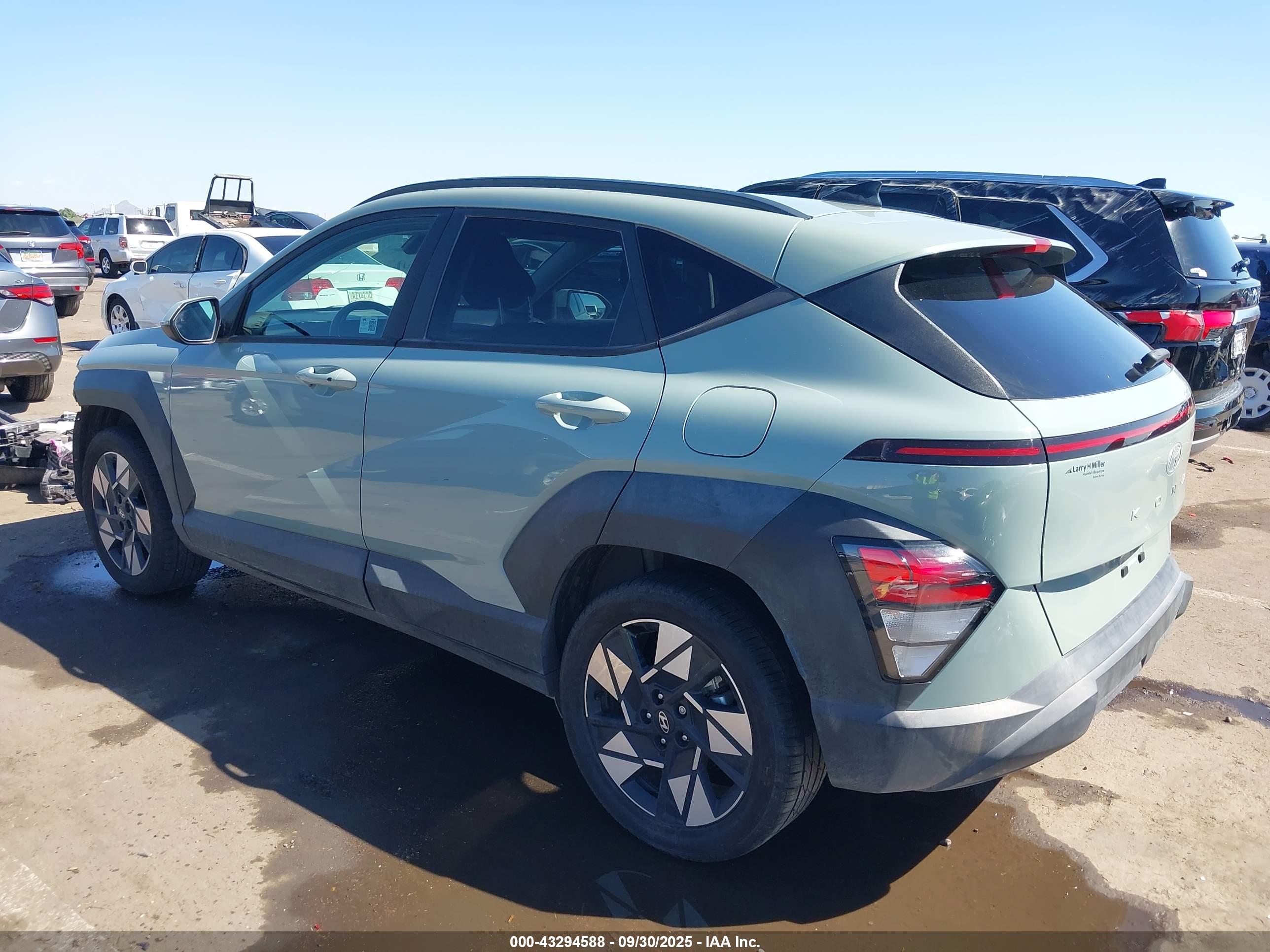HYUNDAI KONA image 3