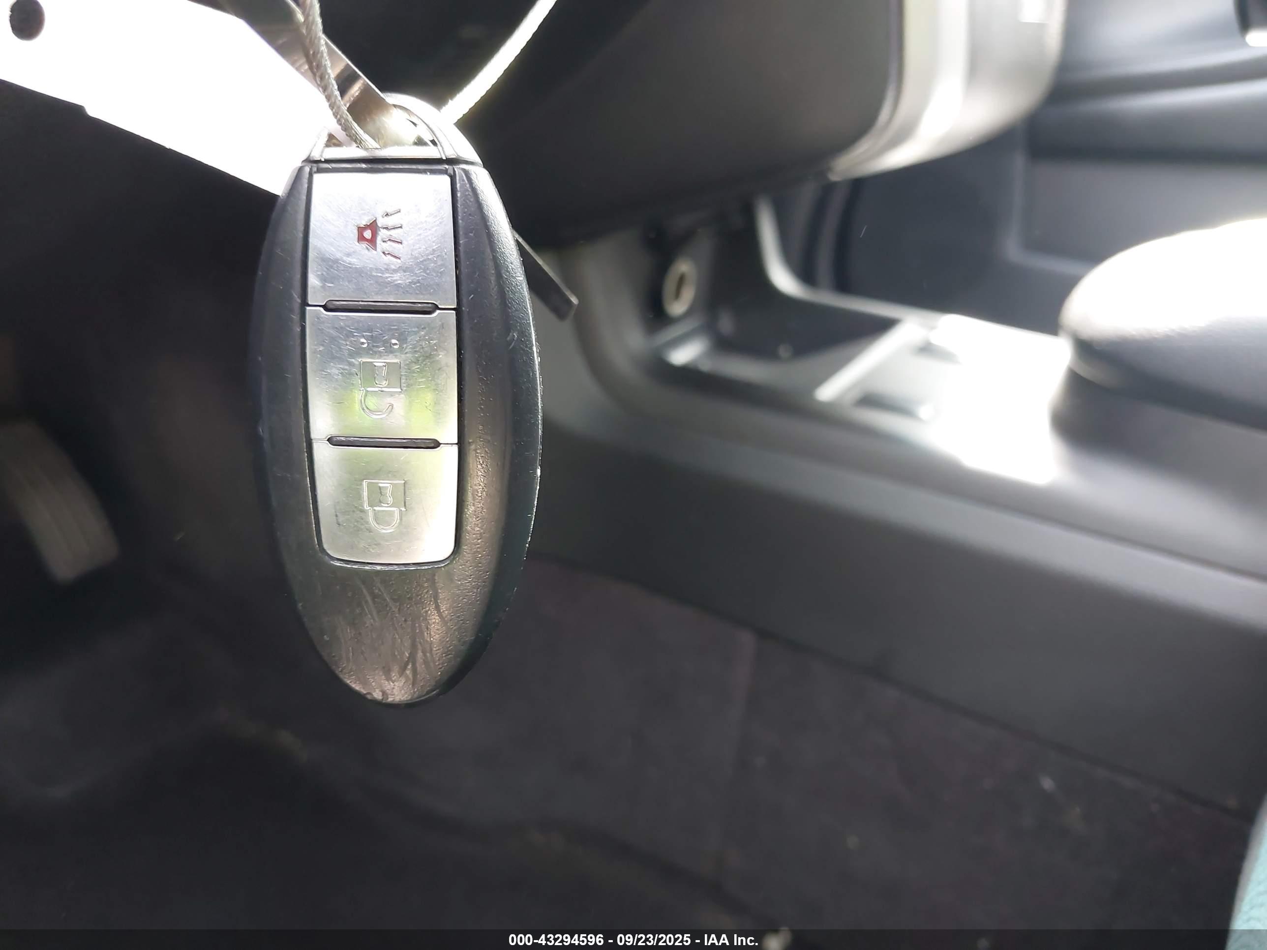 NISSAN MURANO image 11