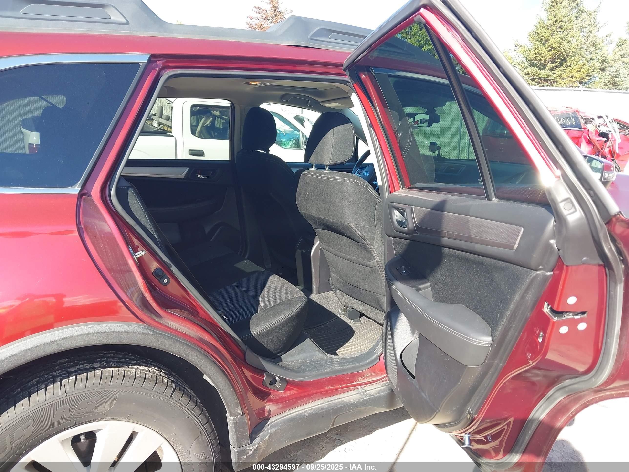 SUBARU OUTBACK image 8