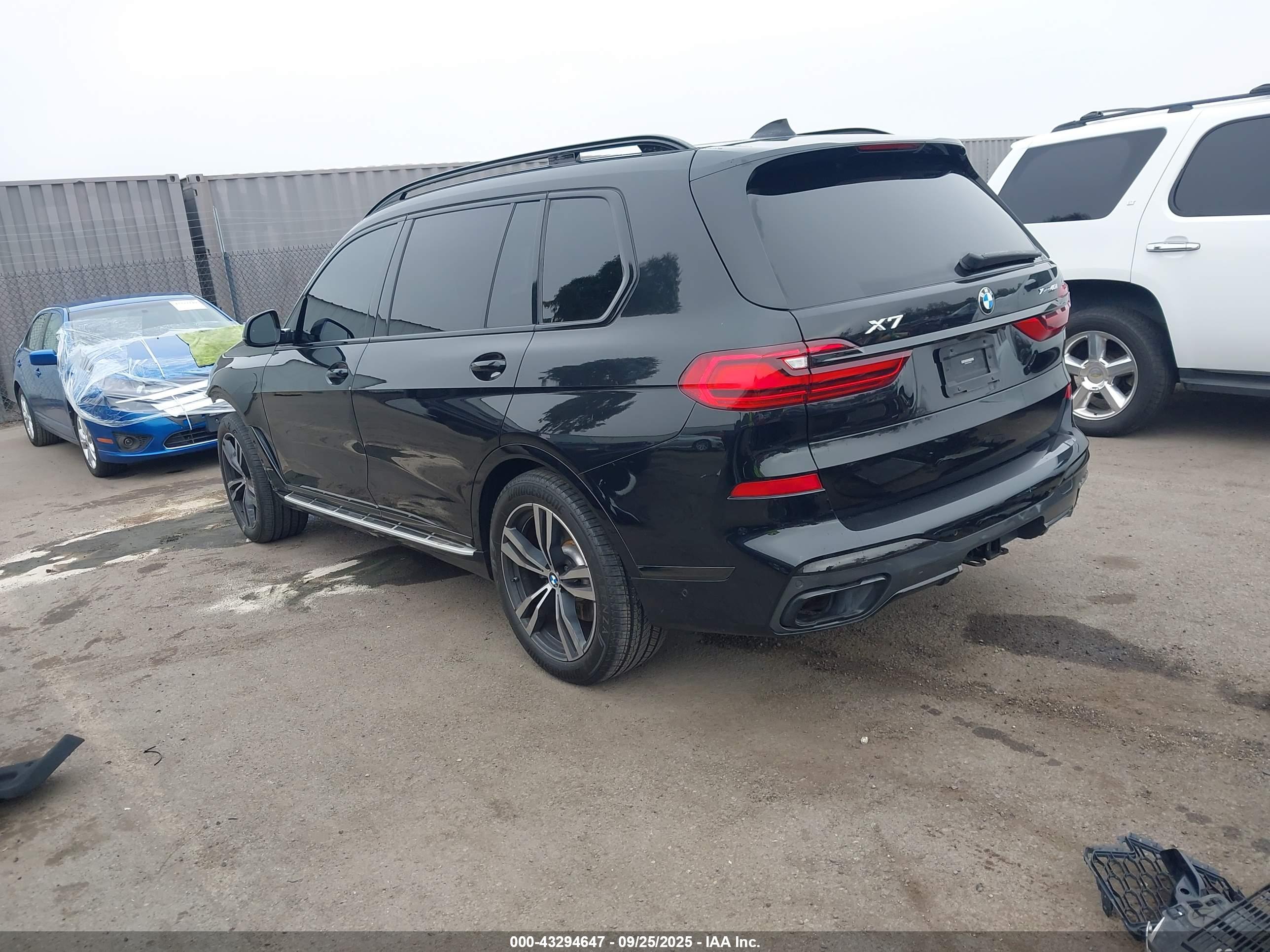 BMW X7 image 3