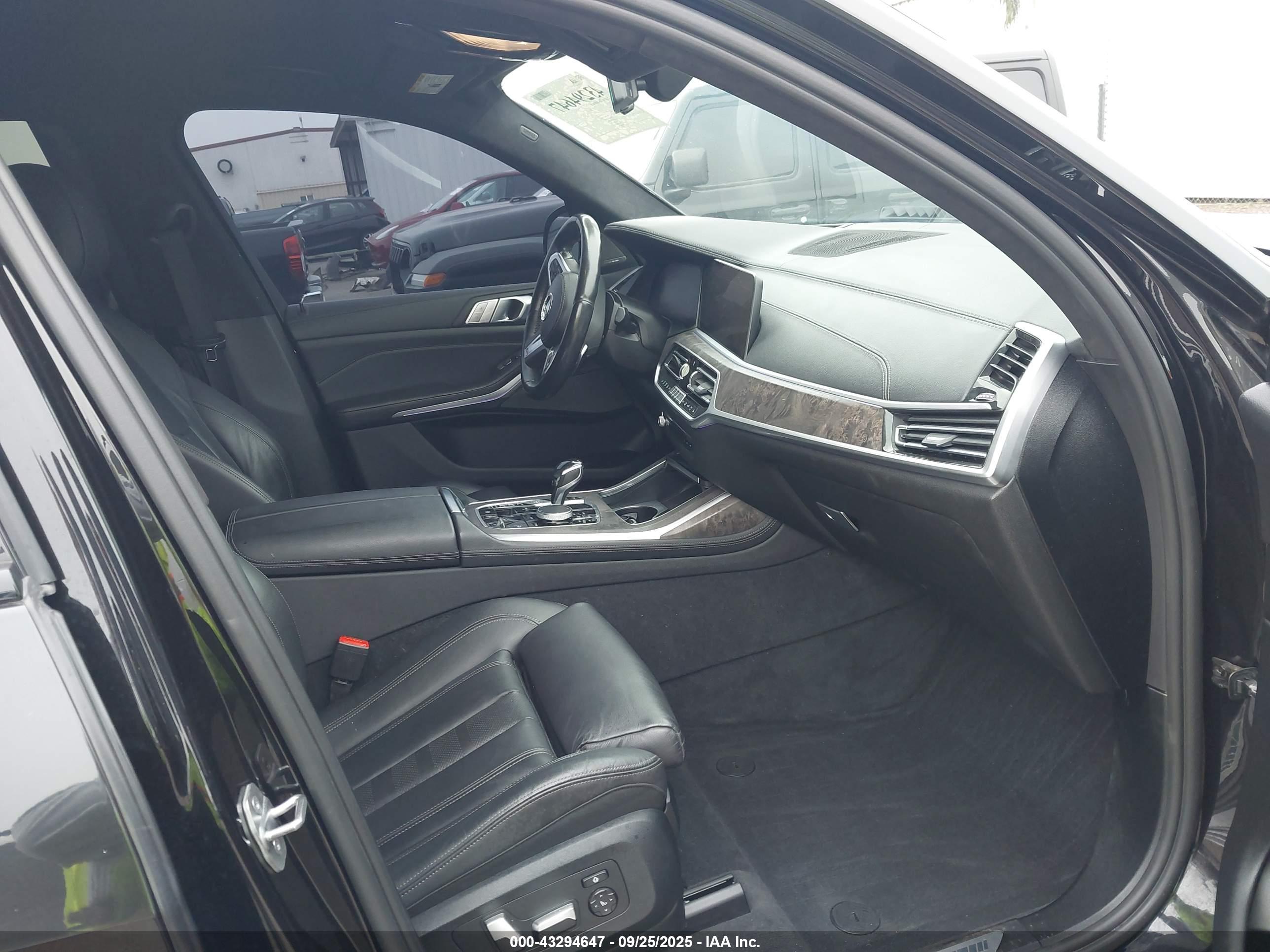 BMW X7 image 5