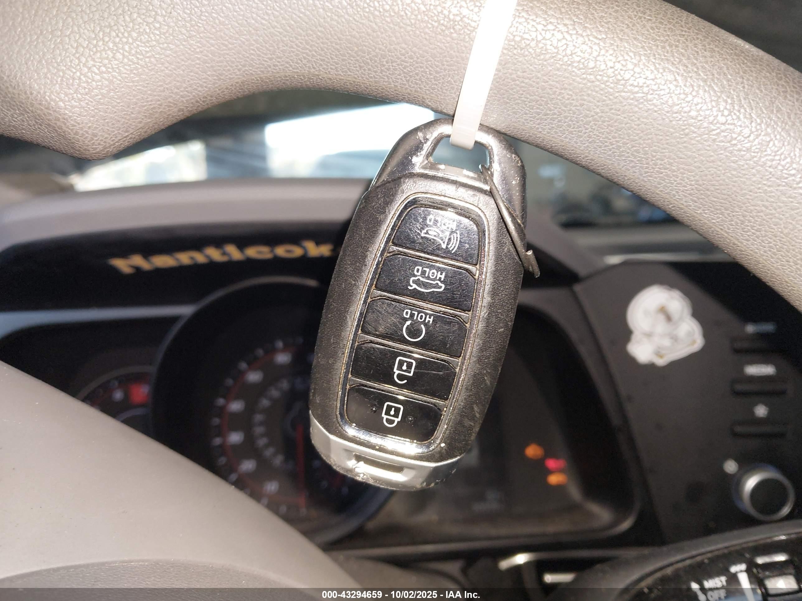 HYUNDAI ELANTRA image 11