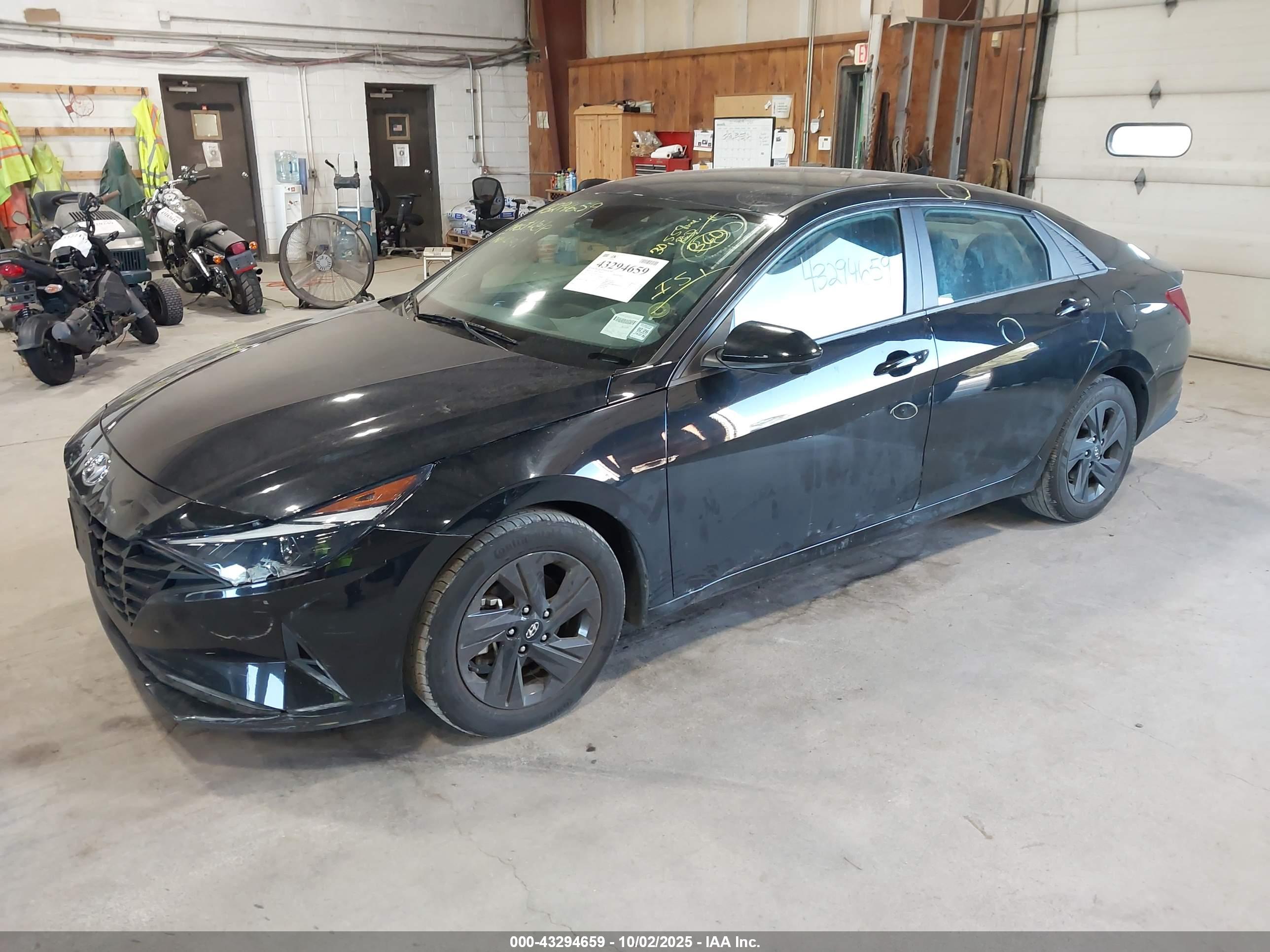 HYUNDAI ELANTRA image 2