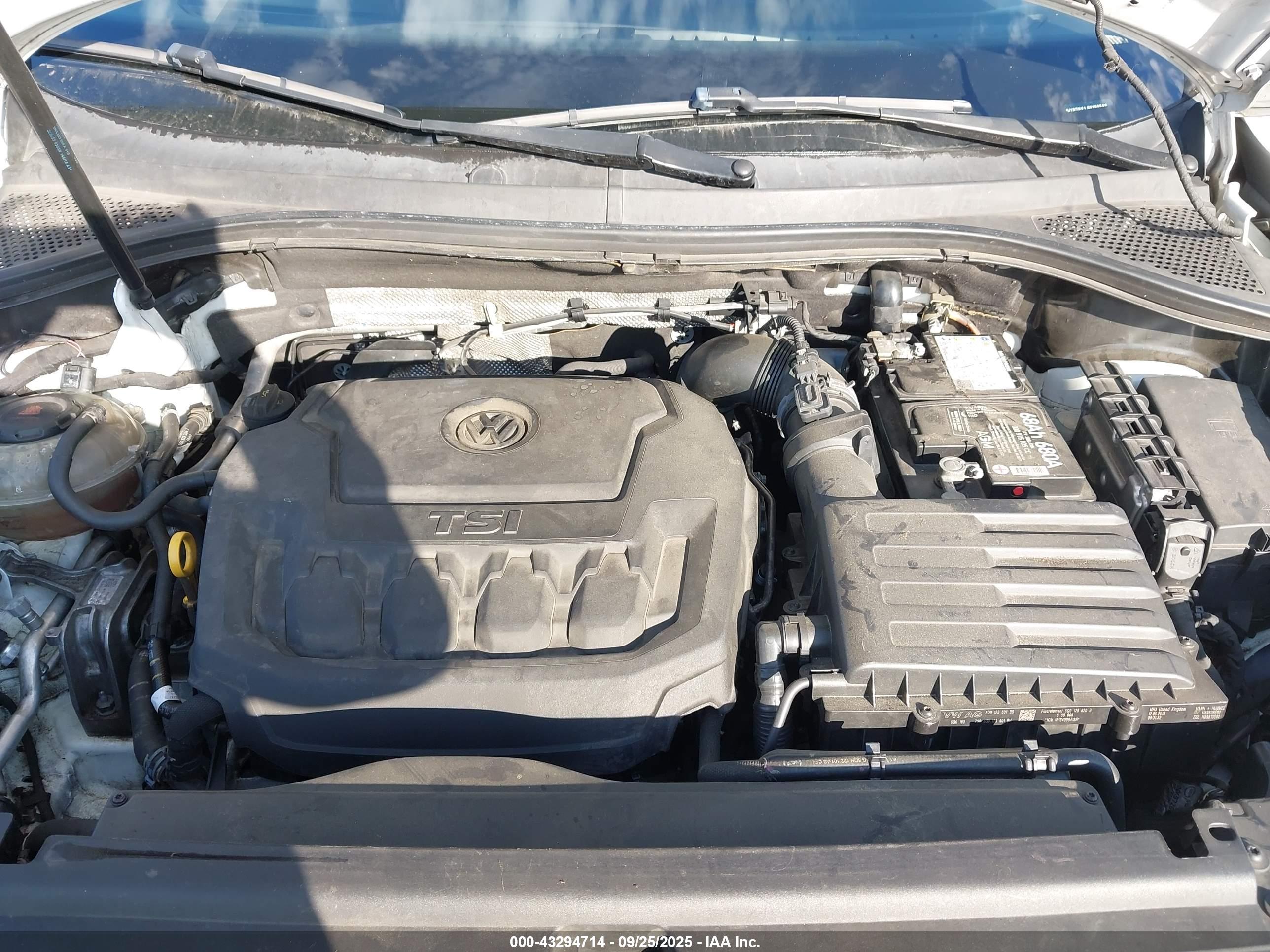 VOLKSWAGEN TIGUAN image 10