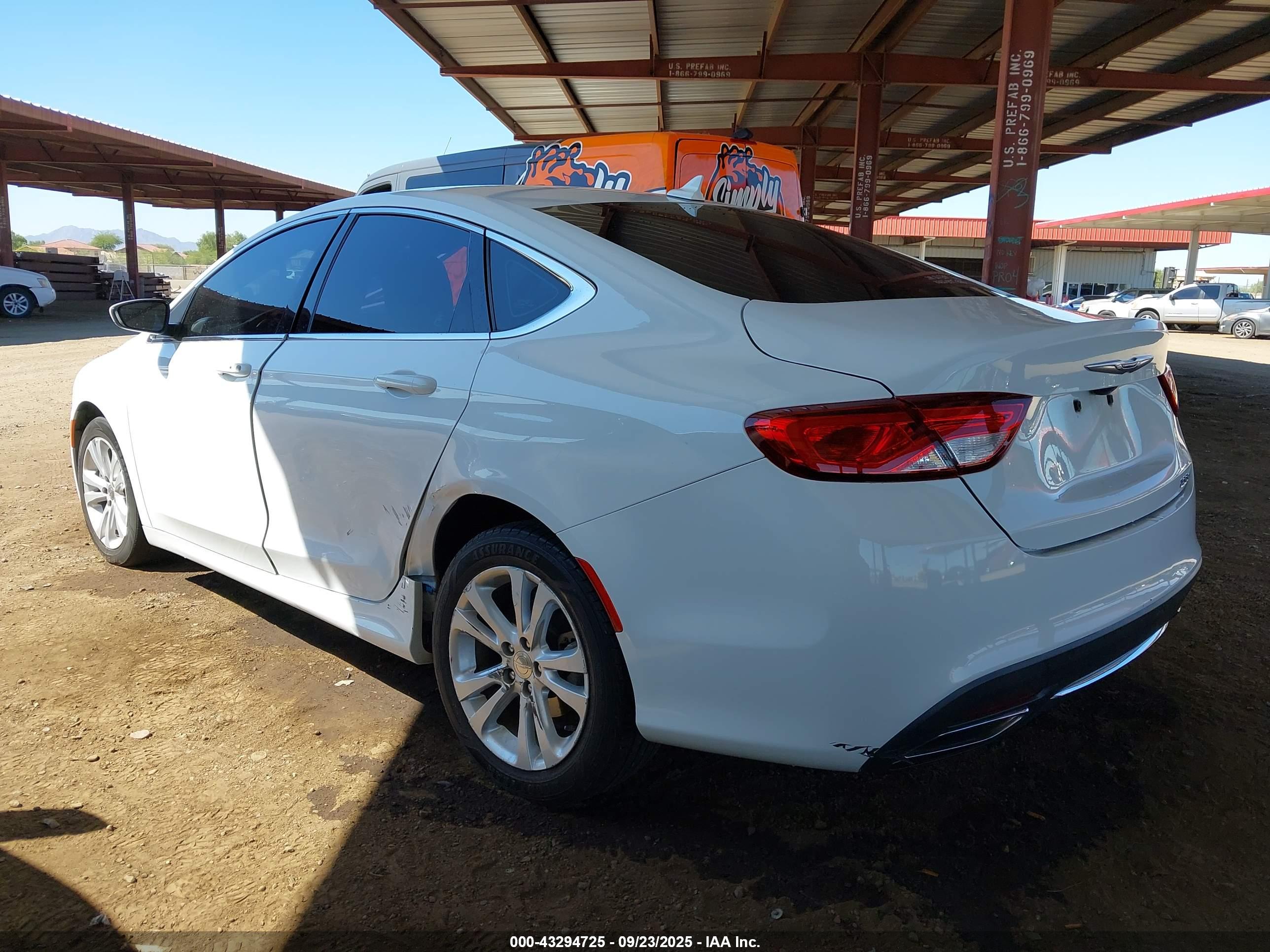 CHRYSLER 200 image 3