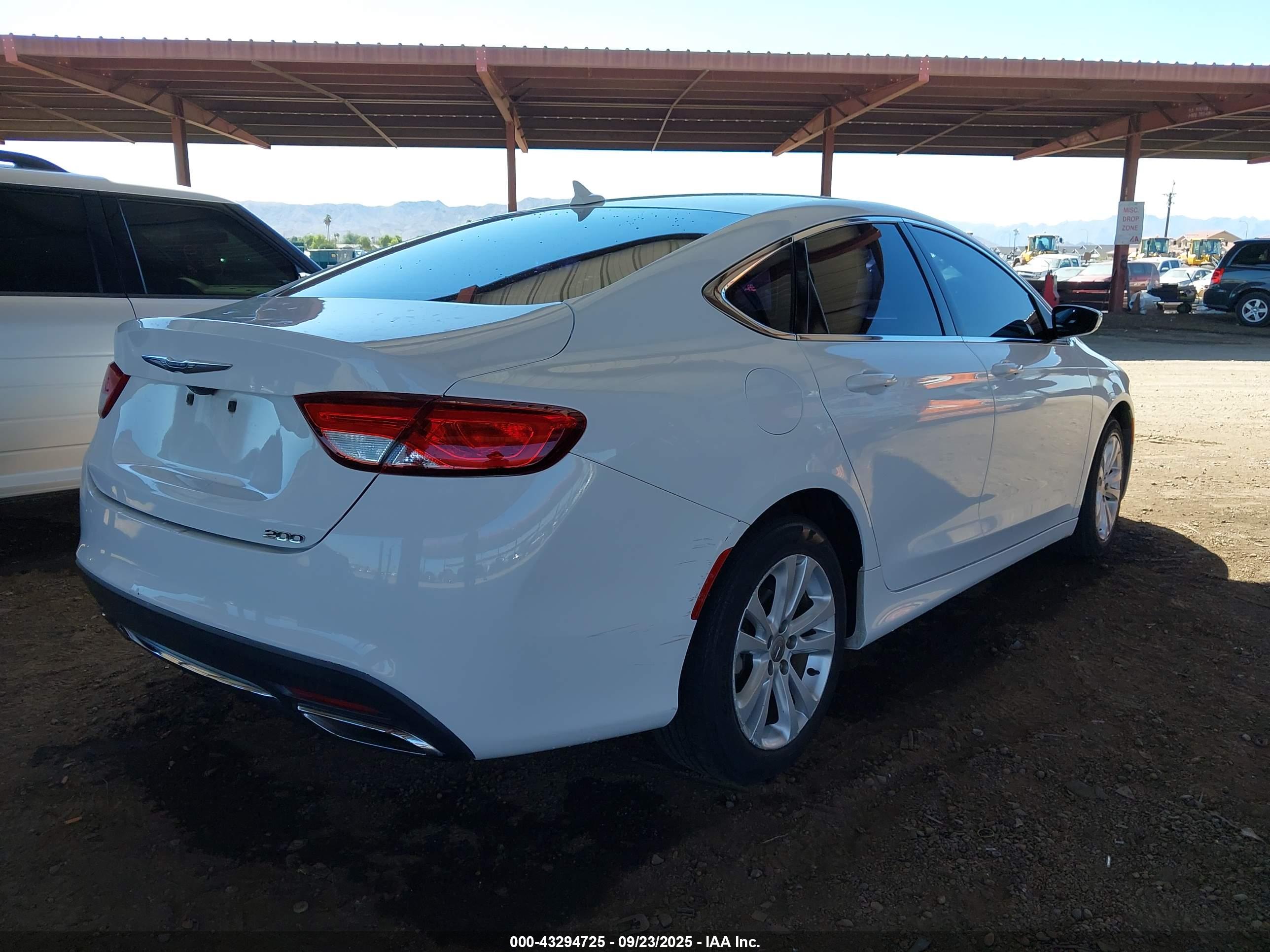 CHRYSLER 200 image 4