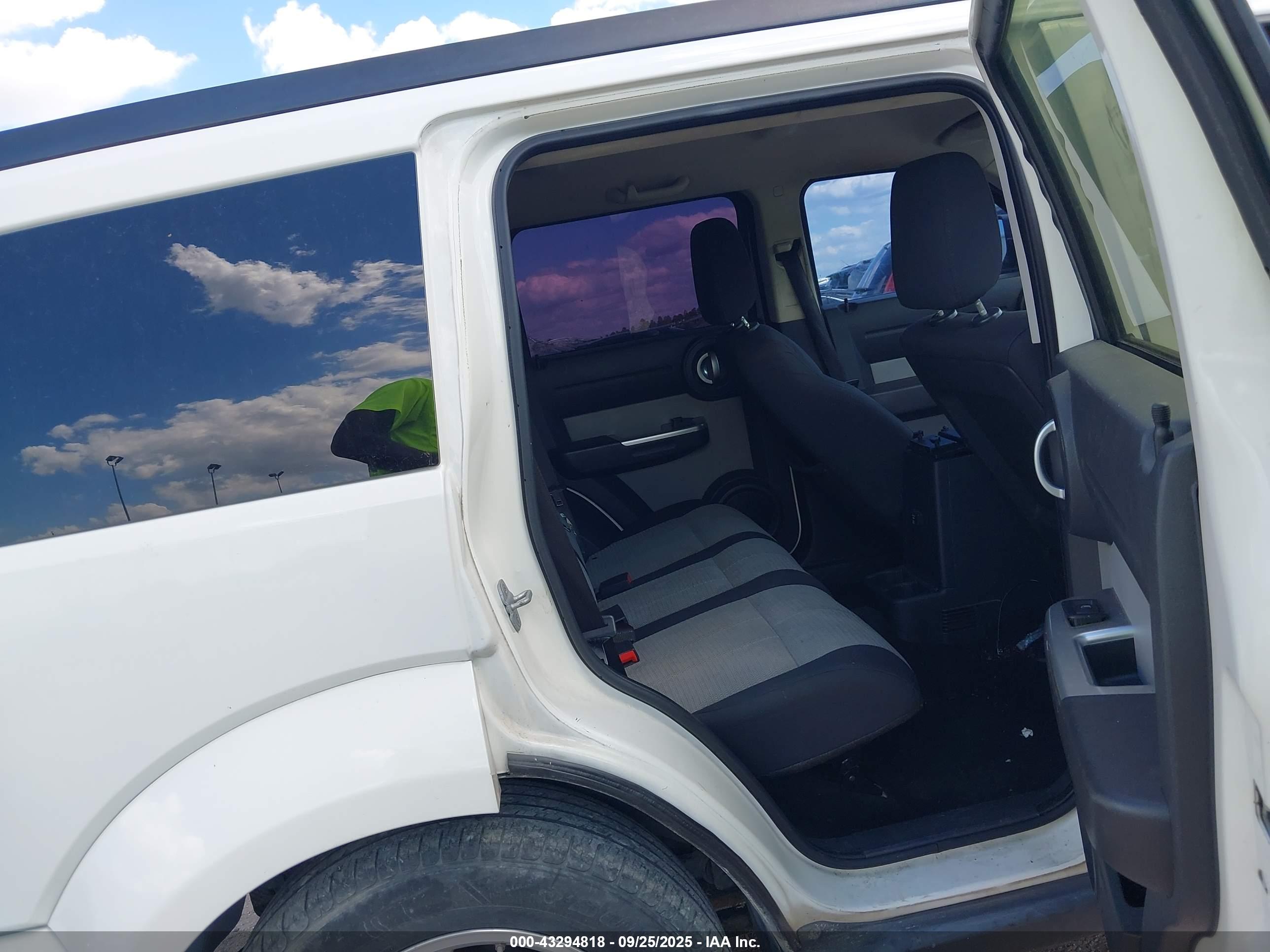 DODGE NITRO image 8