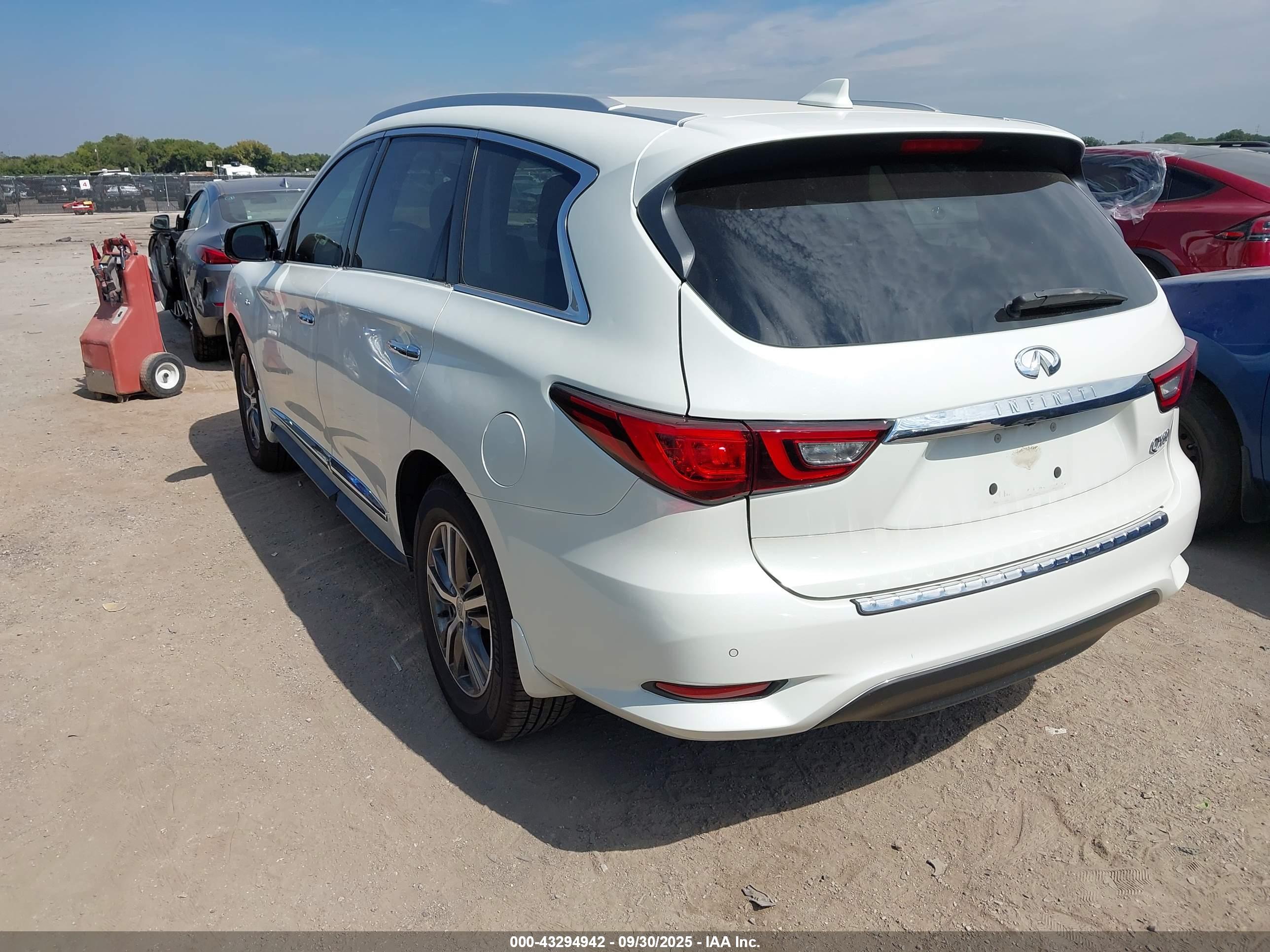 INFINITI QX60 image 3