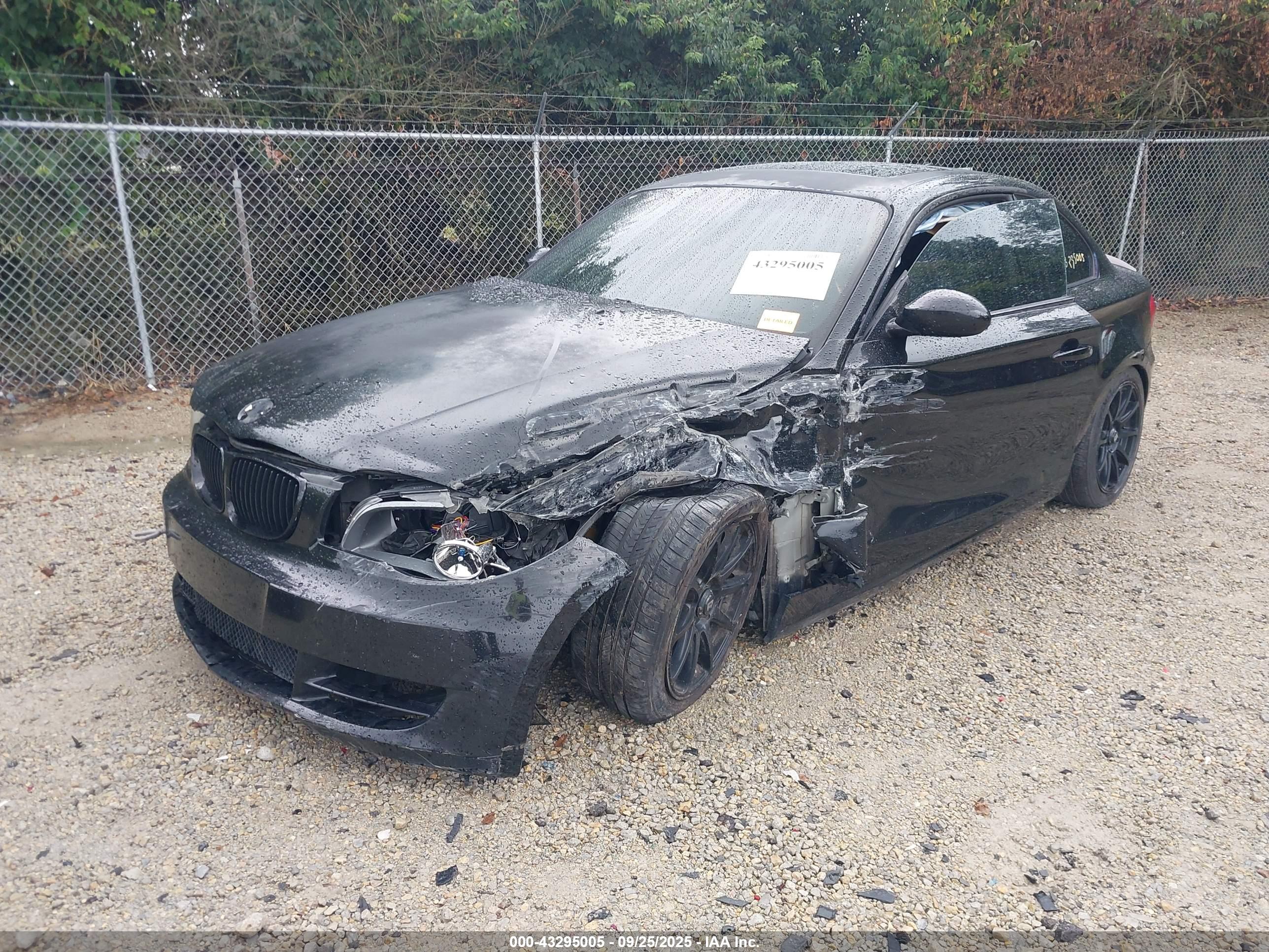 BMW 128I image 2