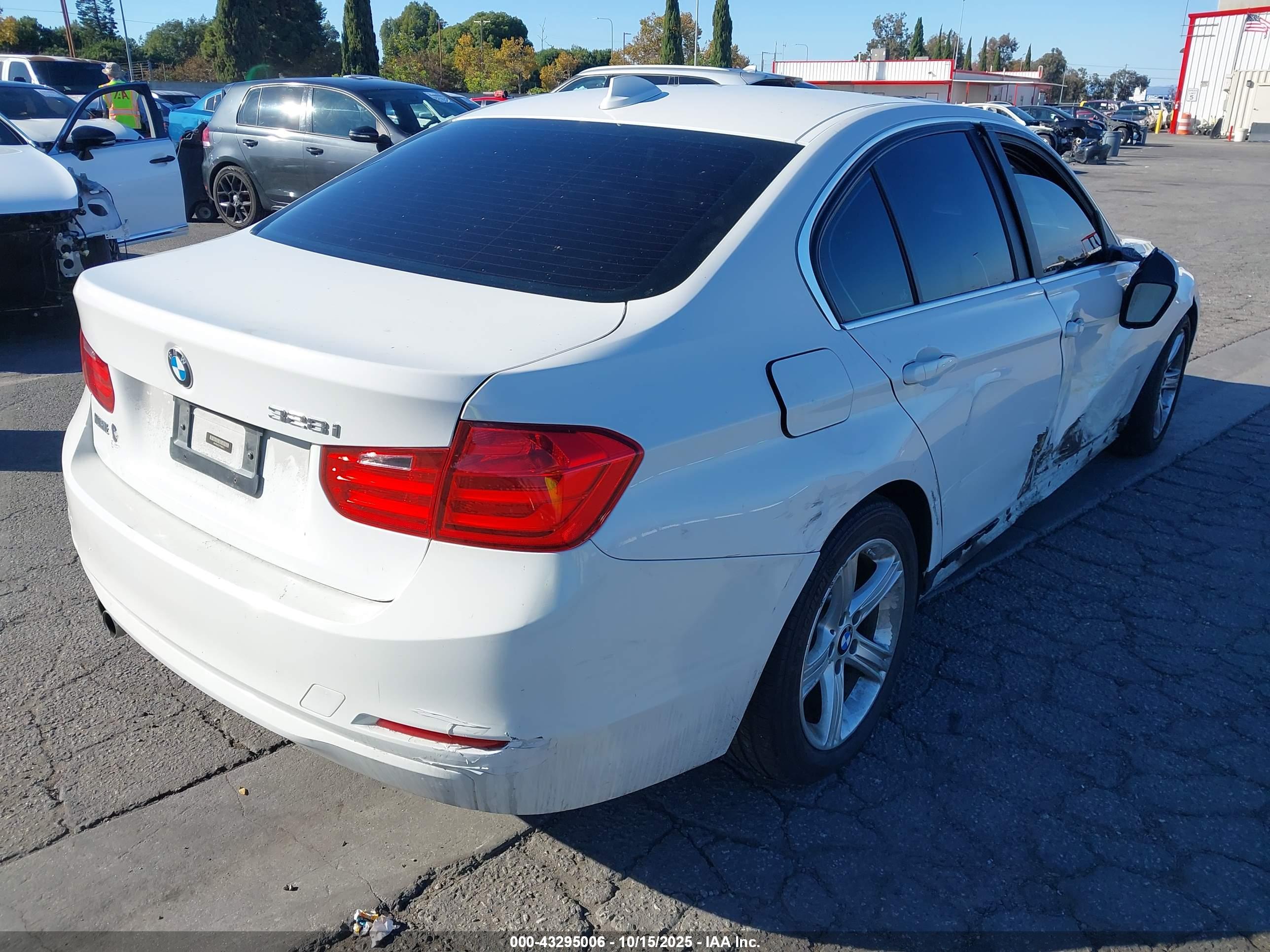 BMW 328I image 4