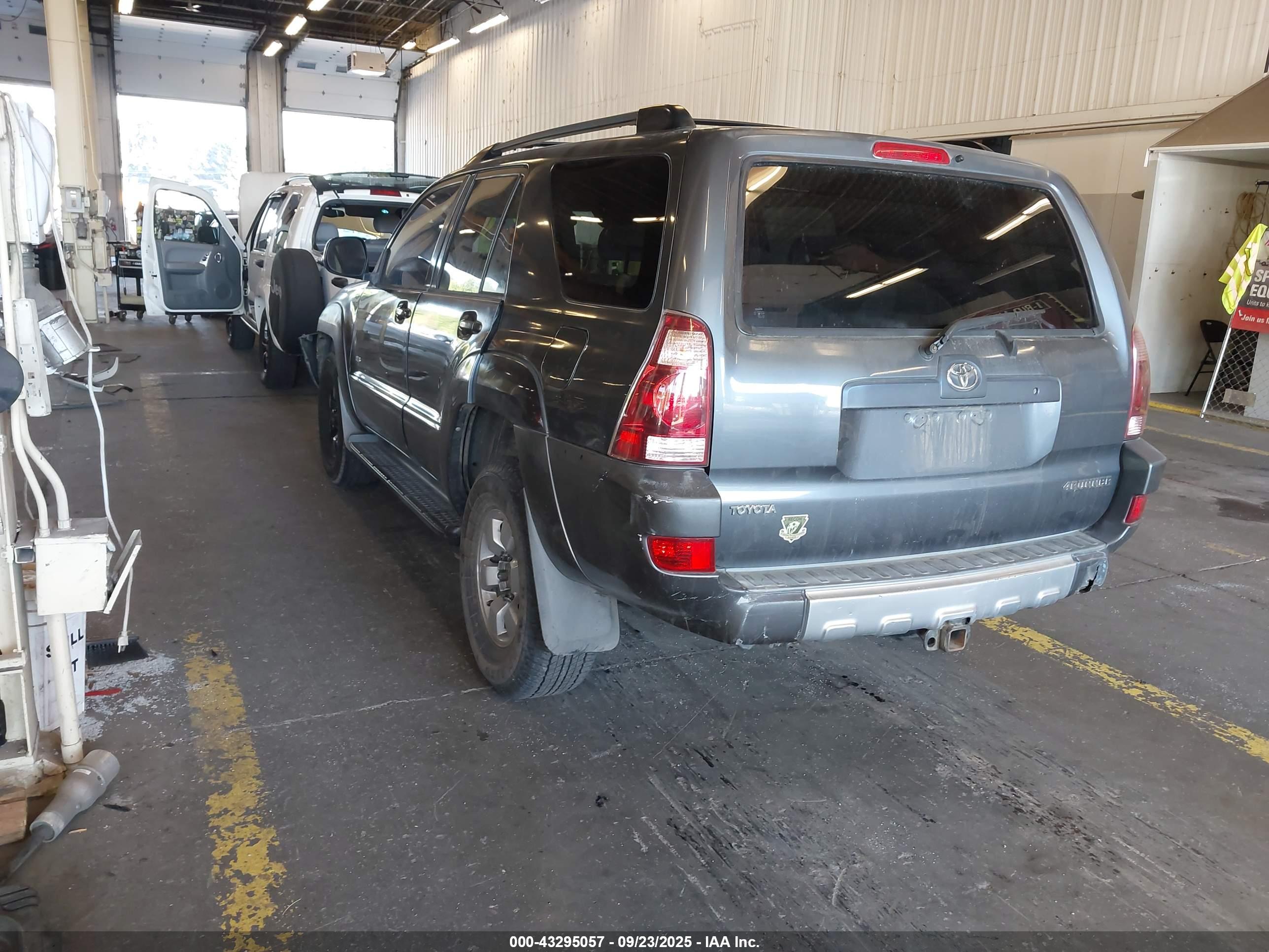 TOYOTA 4RUNNER image 3