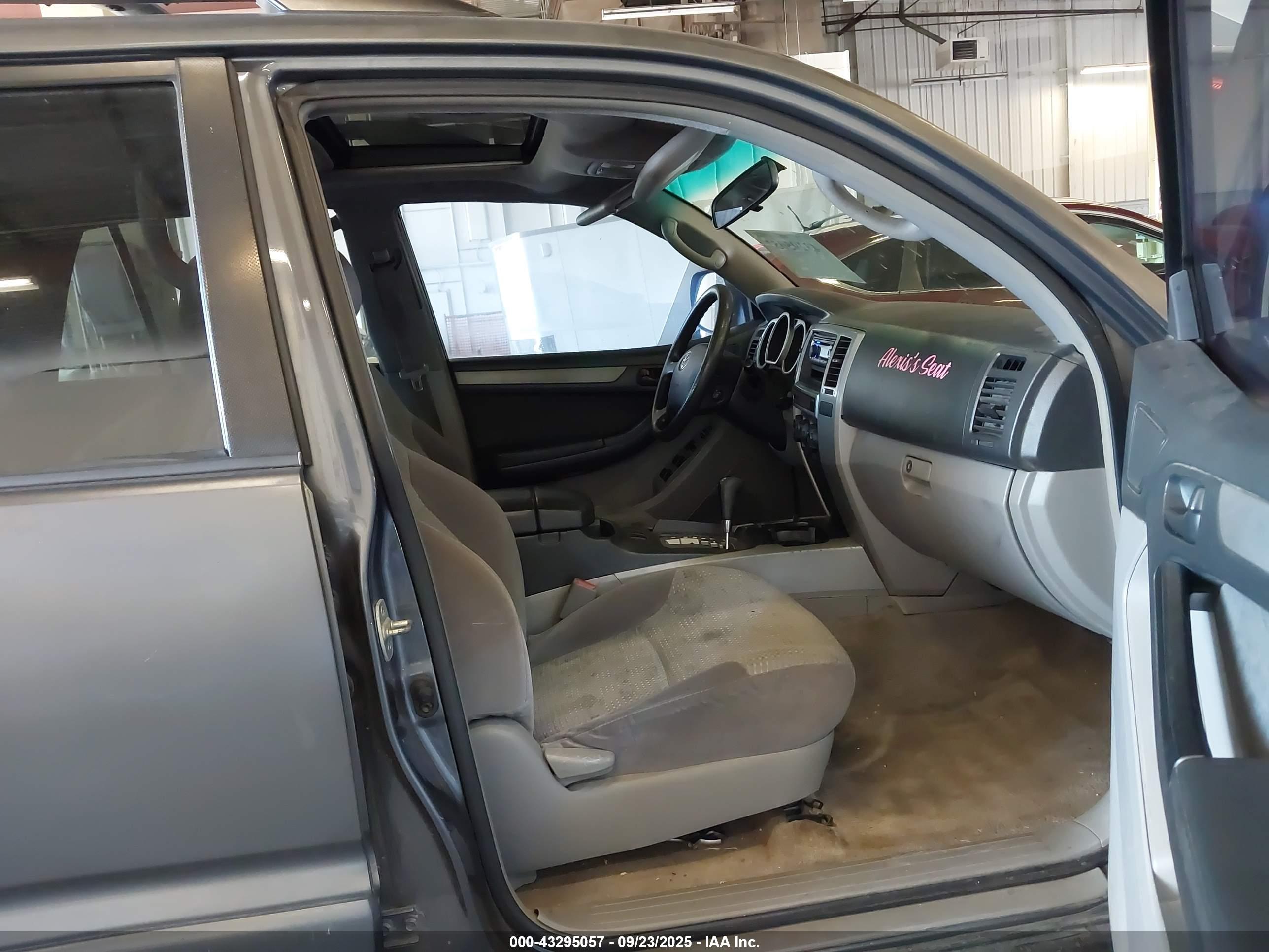 TOYOTA 4RUNNER image 5