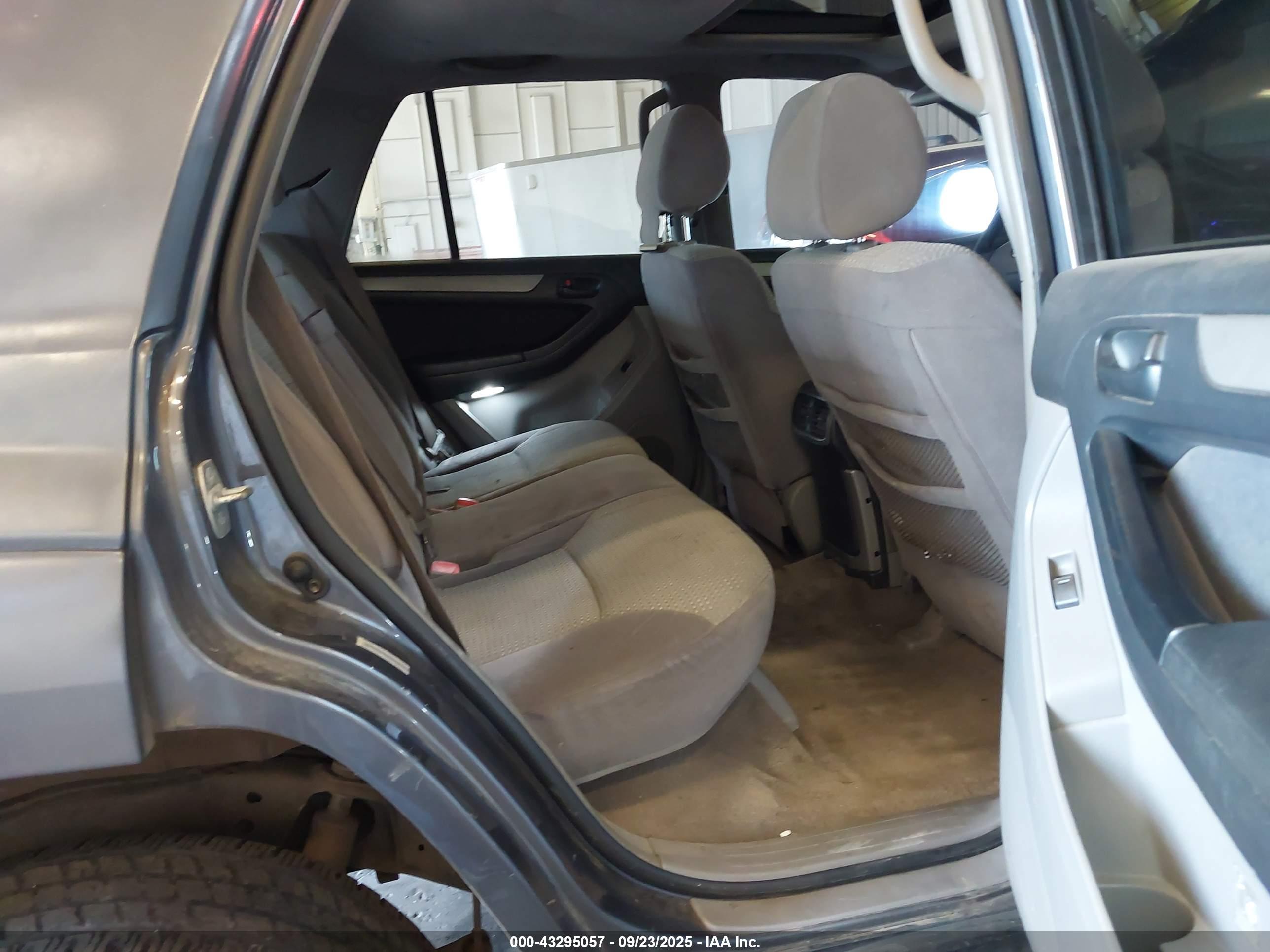 TOYOTA 4RUNNER image 8