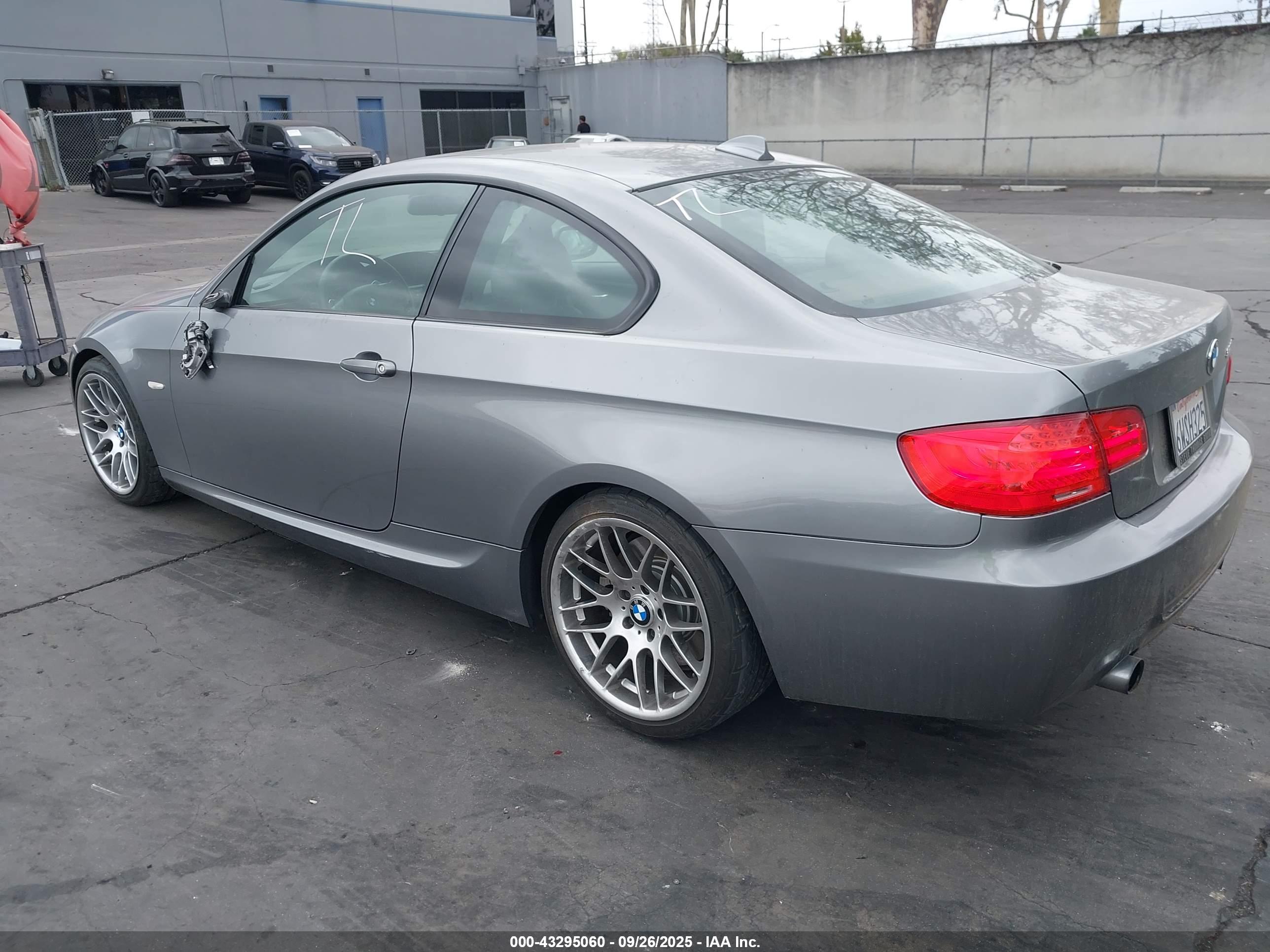 BMW 335I image 3