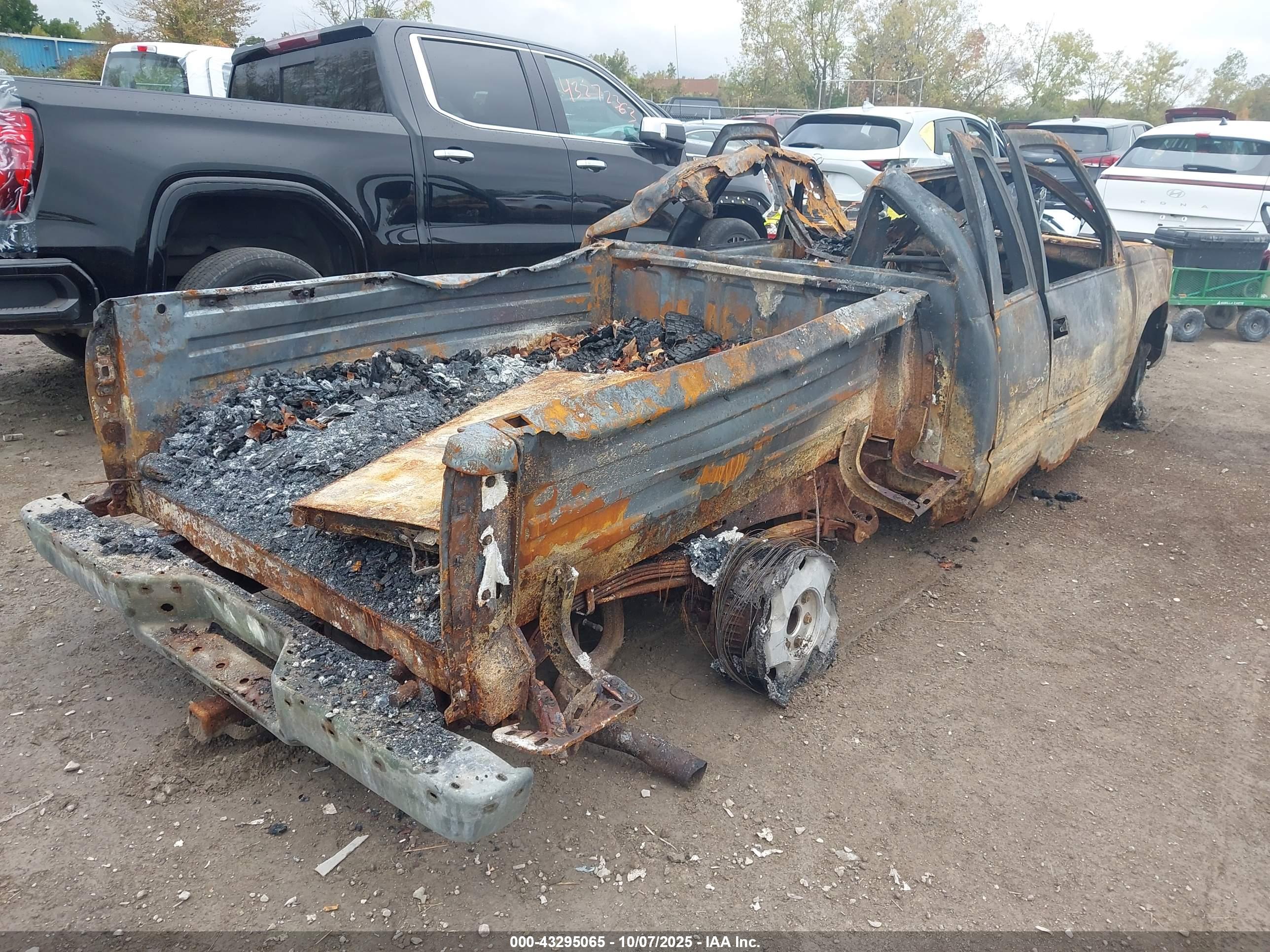 GMC SIERRA image 4