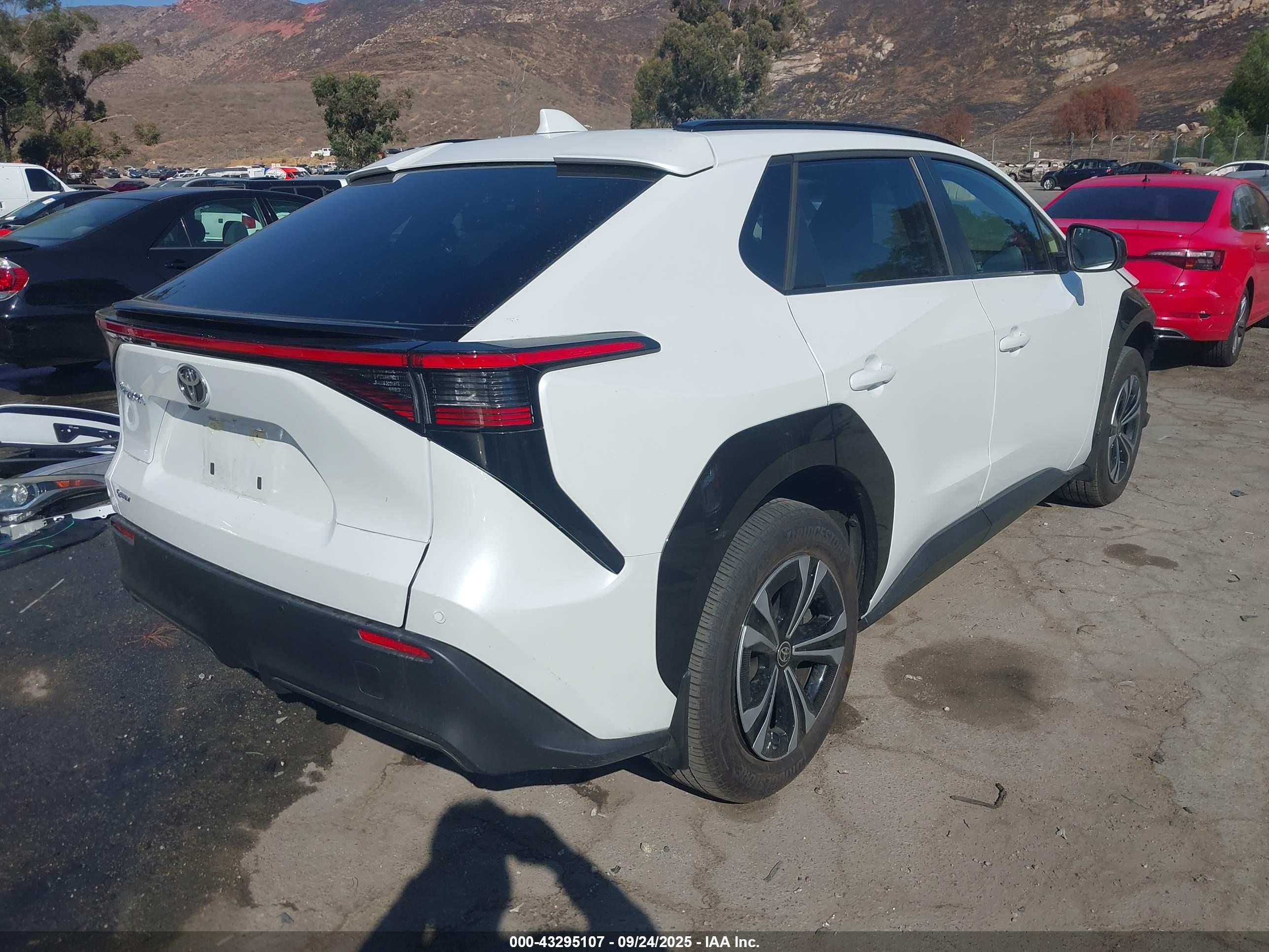 TOYOTA BZ4X image 4
