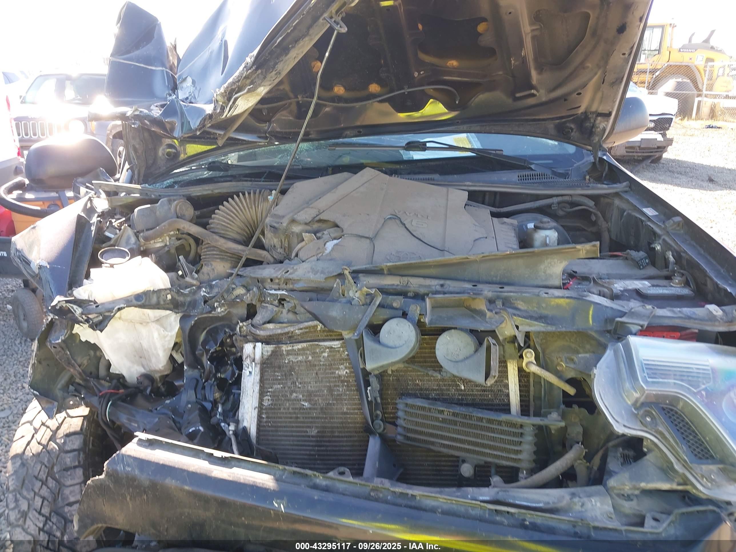 TOYOTA TACOMA image 10