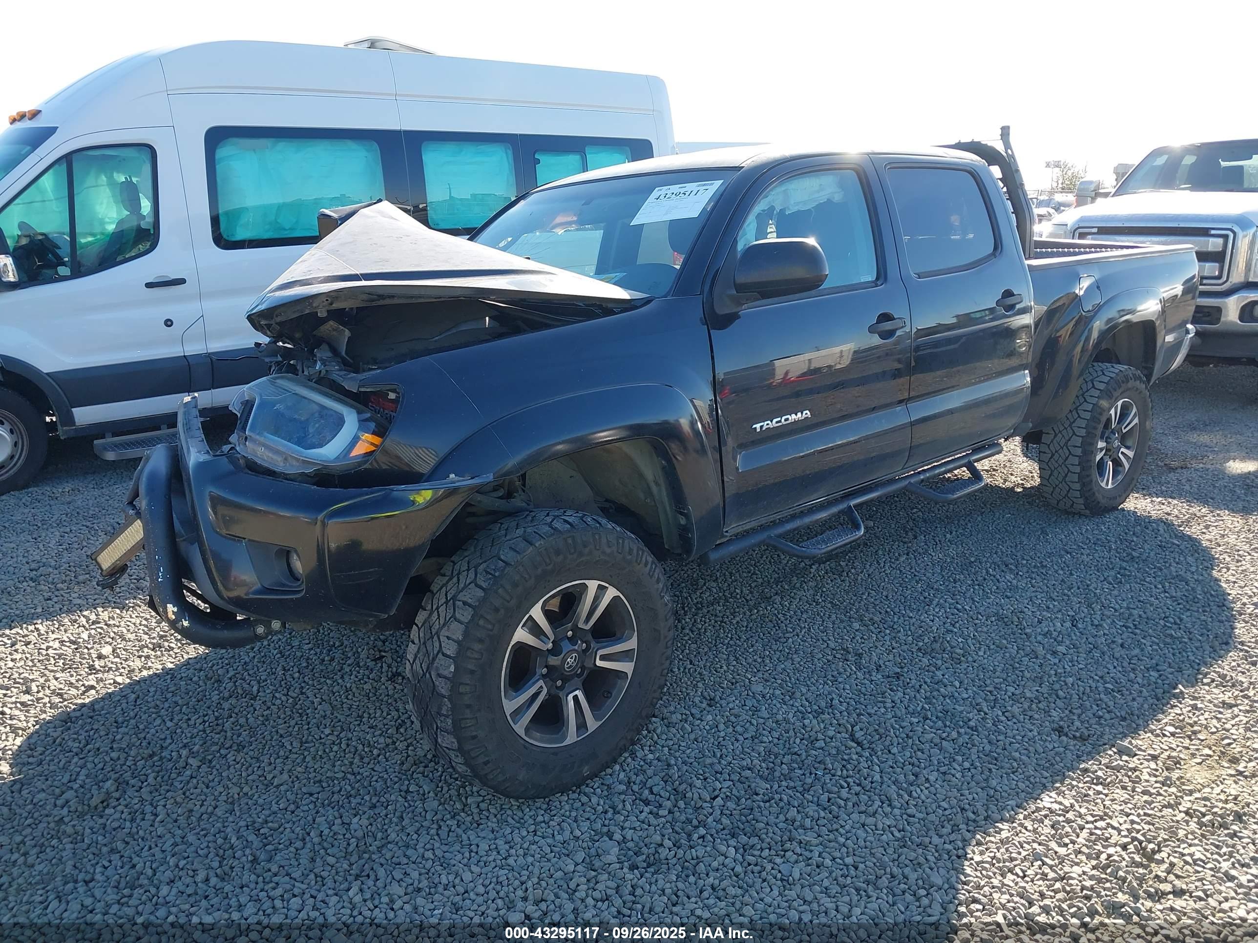 TOYOTA TACOMA image 2