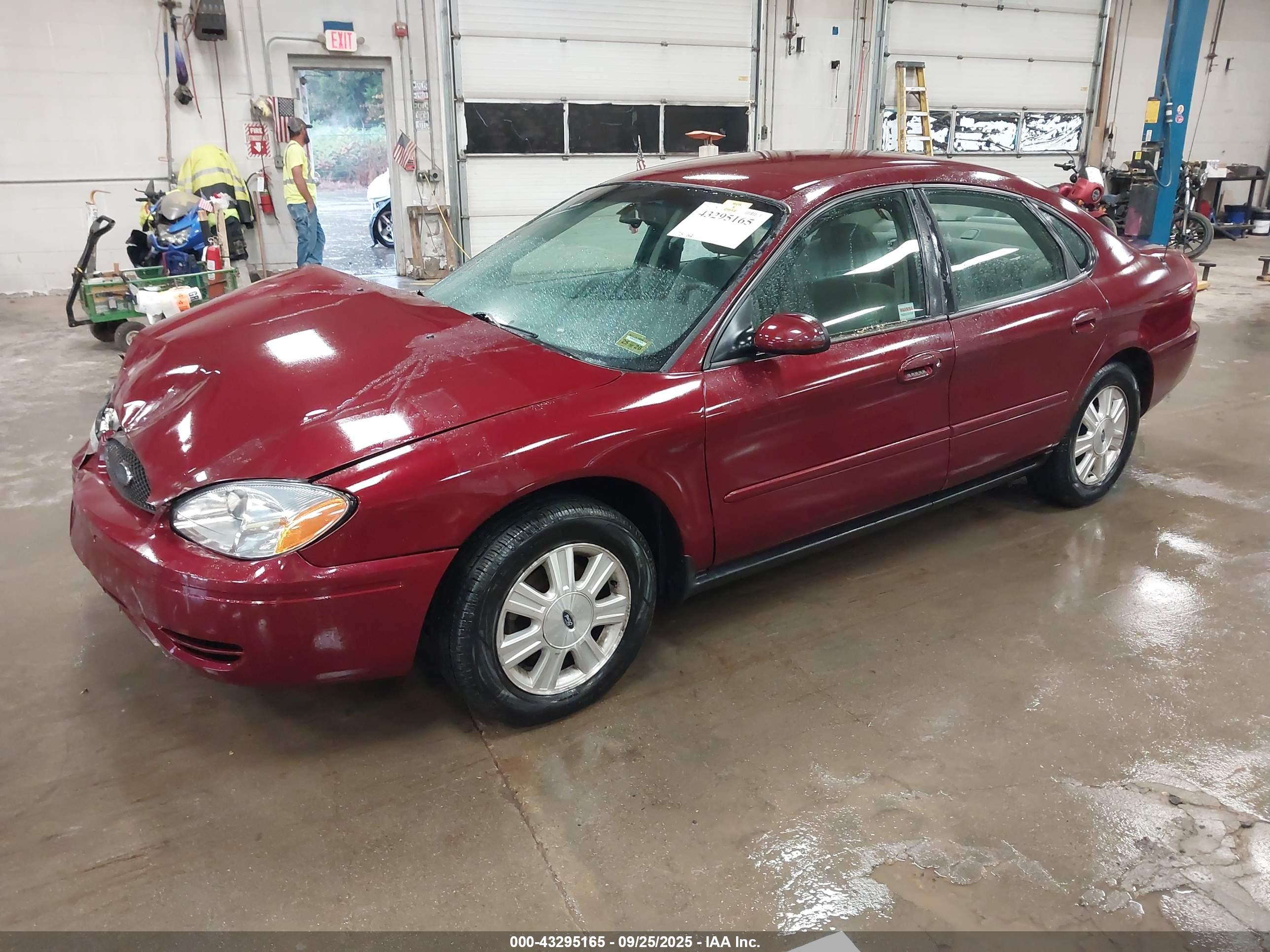 FORD TAURUS image 2