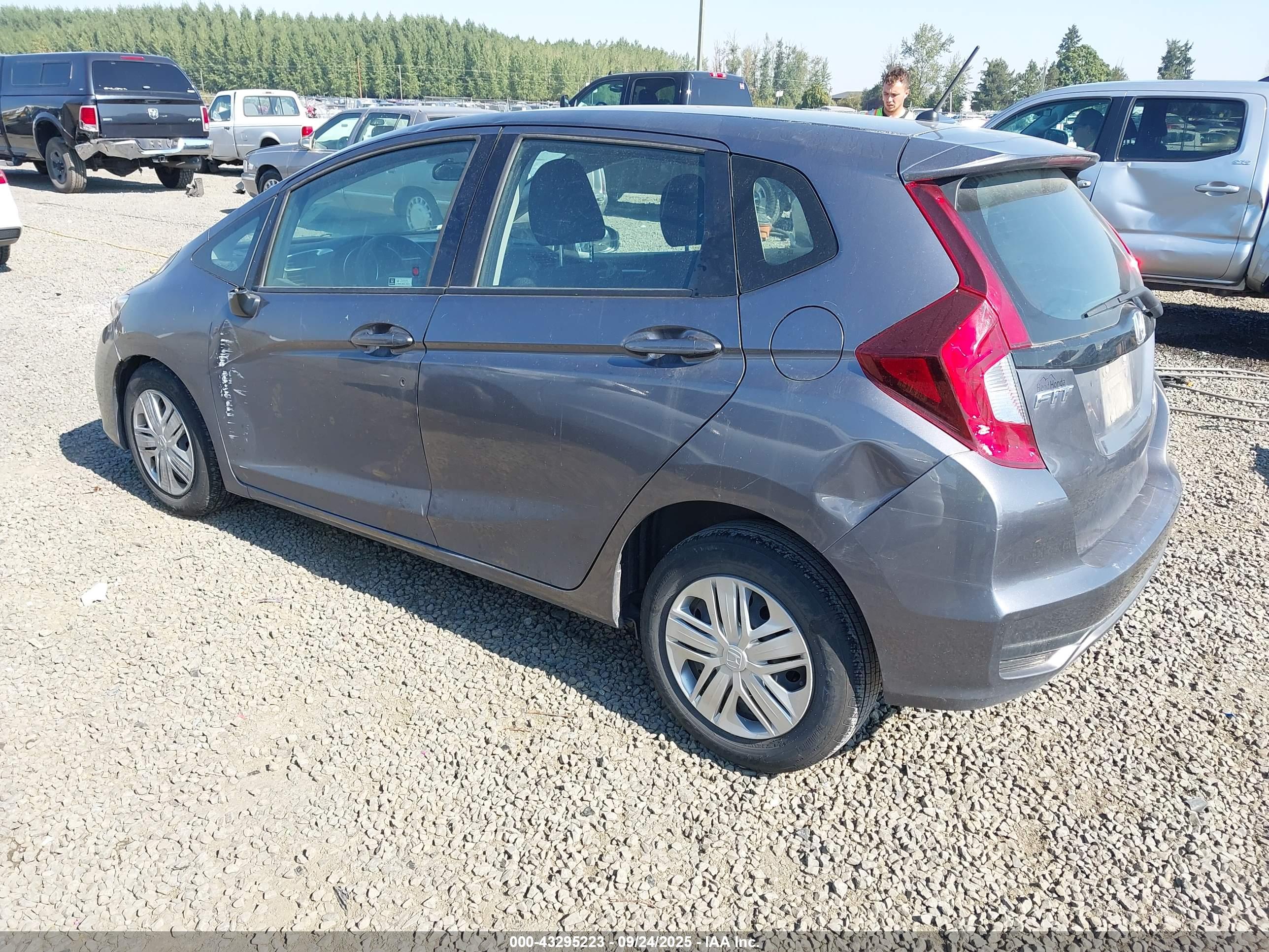 HONDA FIT image 3