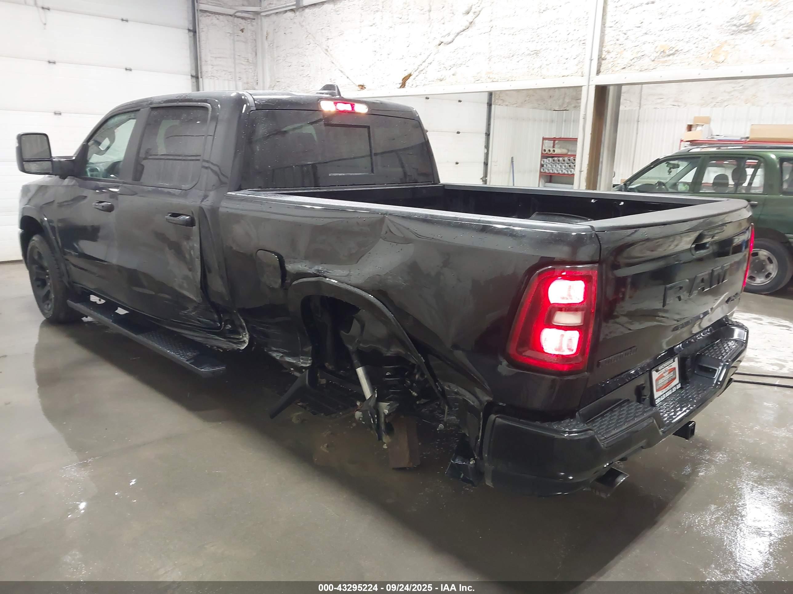 RAM 1500 image 3