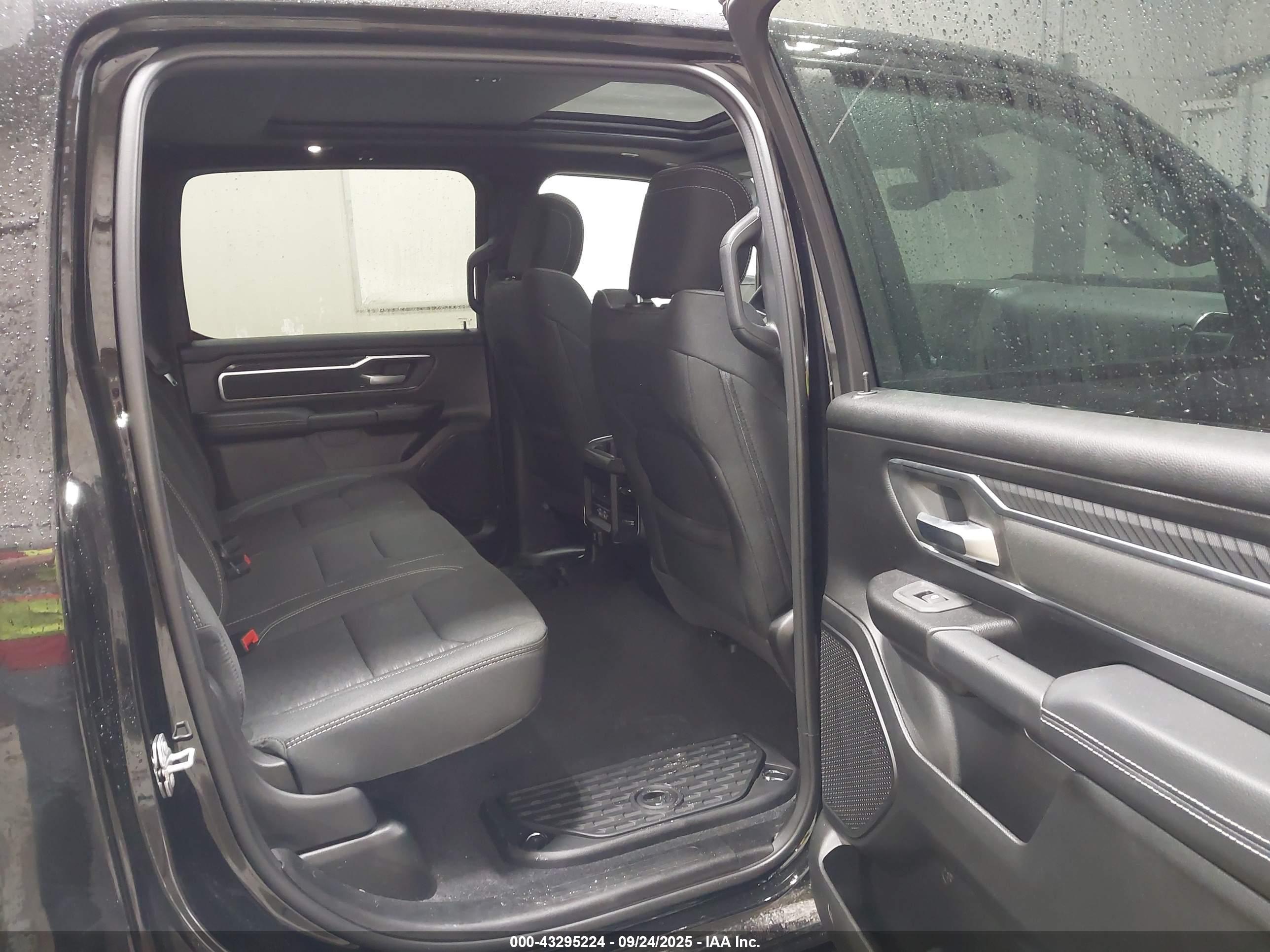 RAM 1500 image 8