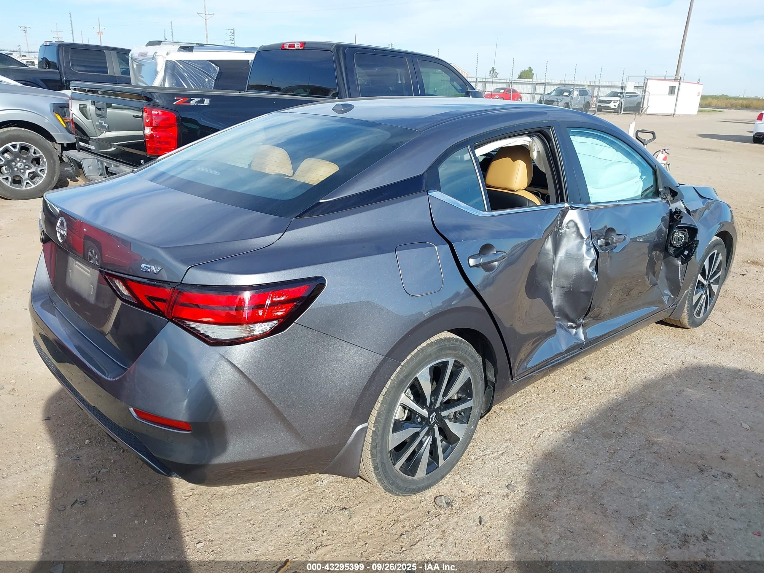 NISSAN SENTRA image 4