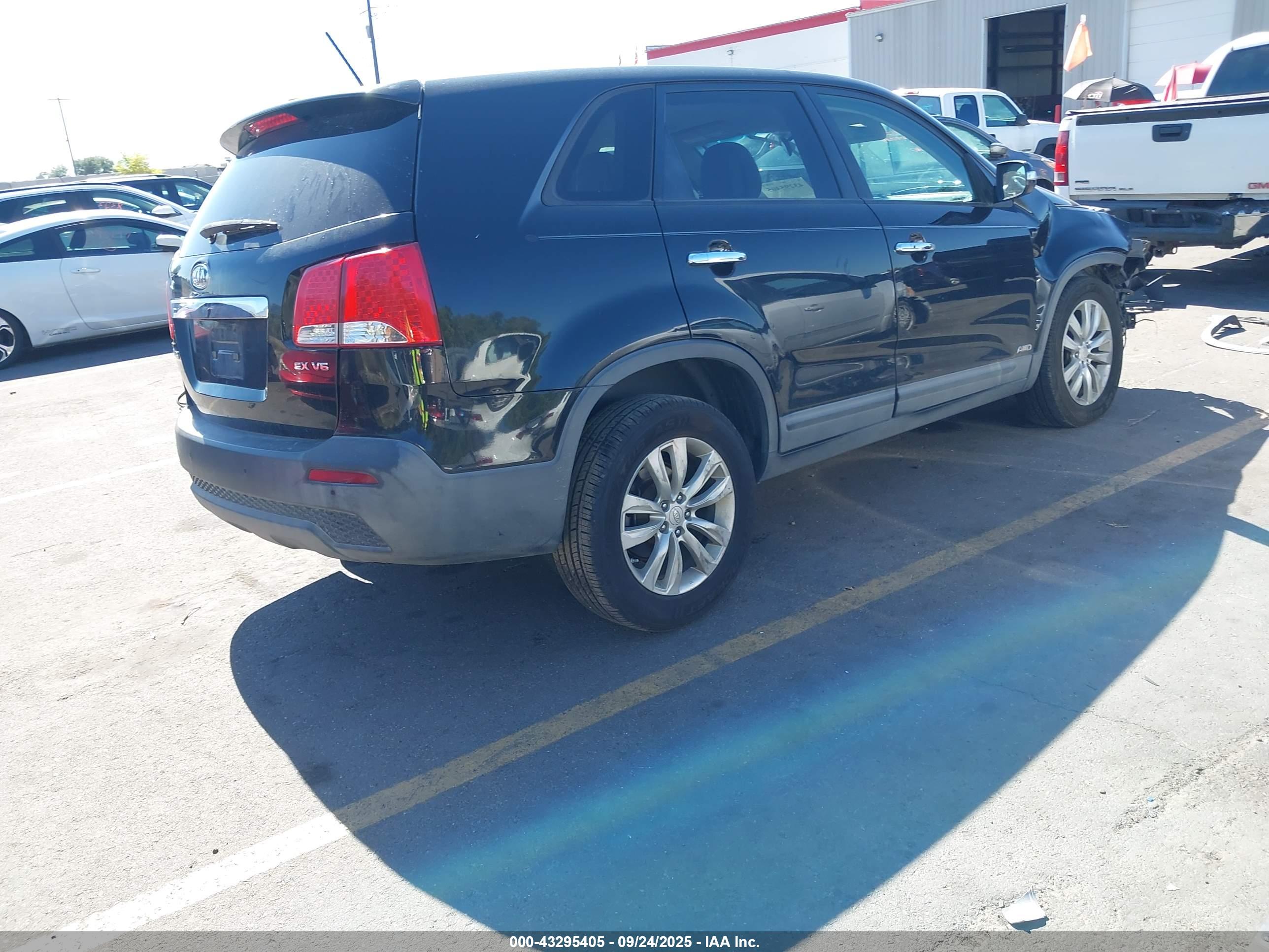 KIA SORENTO image 4