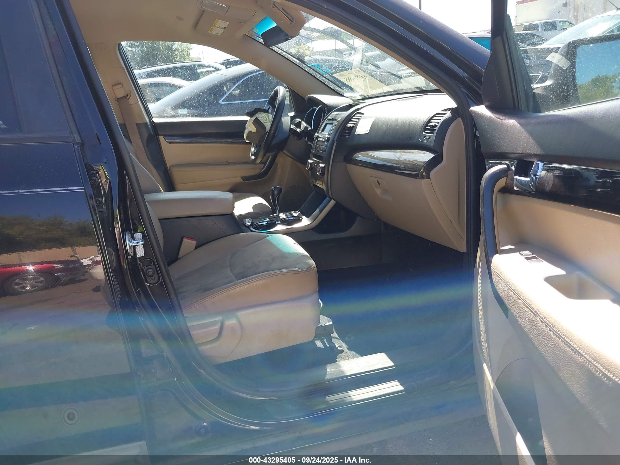 KIA SORENTO image 5
