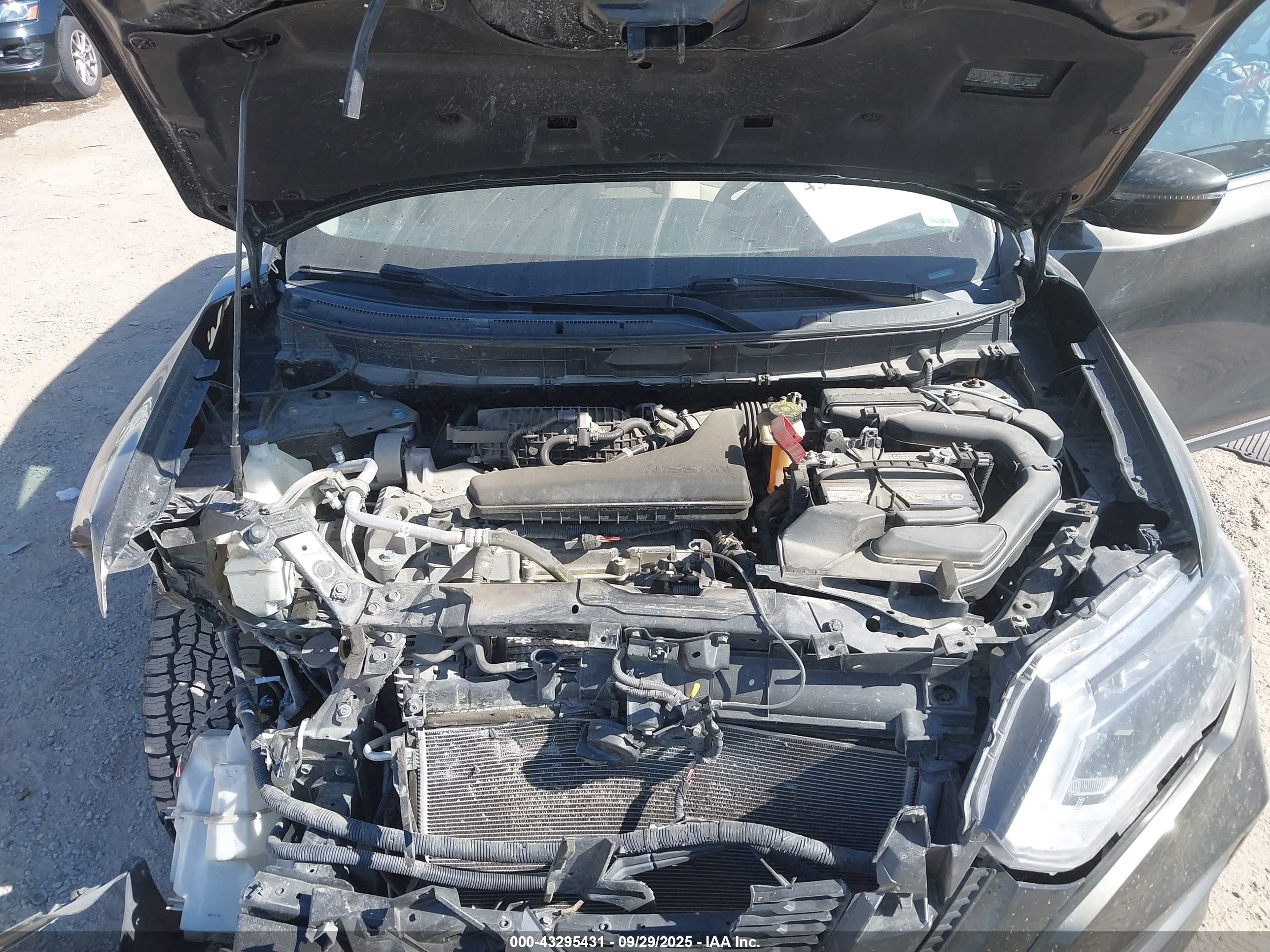 NISSAN ROGUE image 10