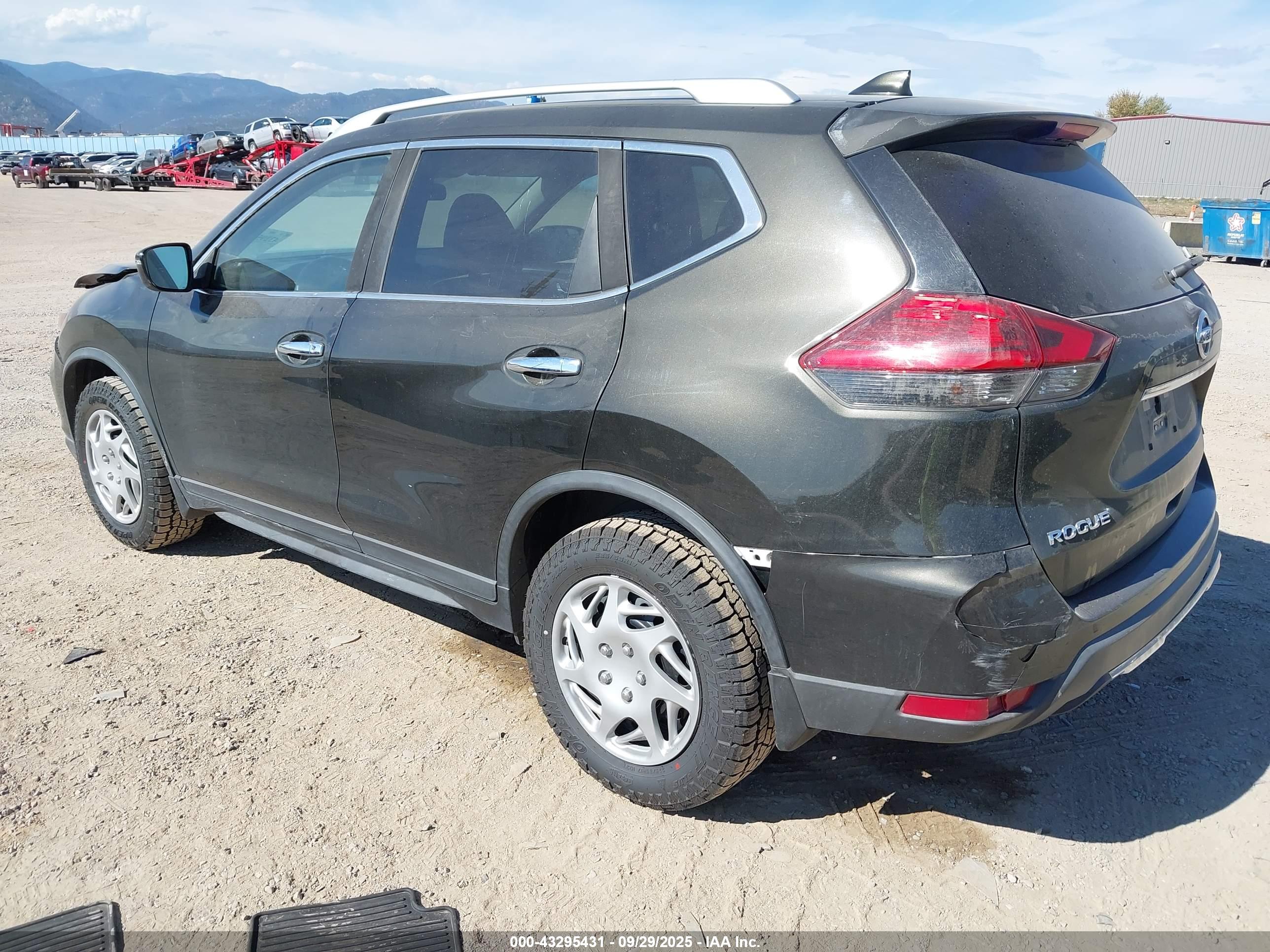 NISSAN ROGUE image 3