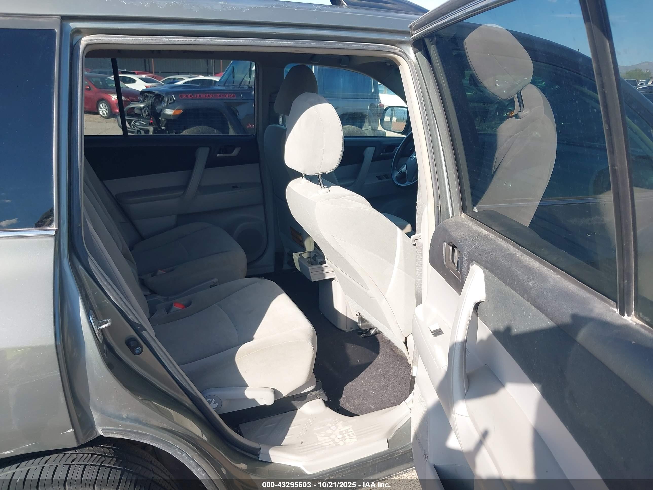 TOYOTA HIGHLANDER image 8